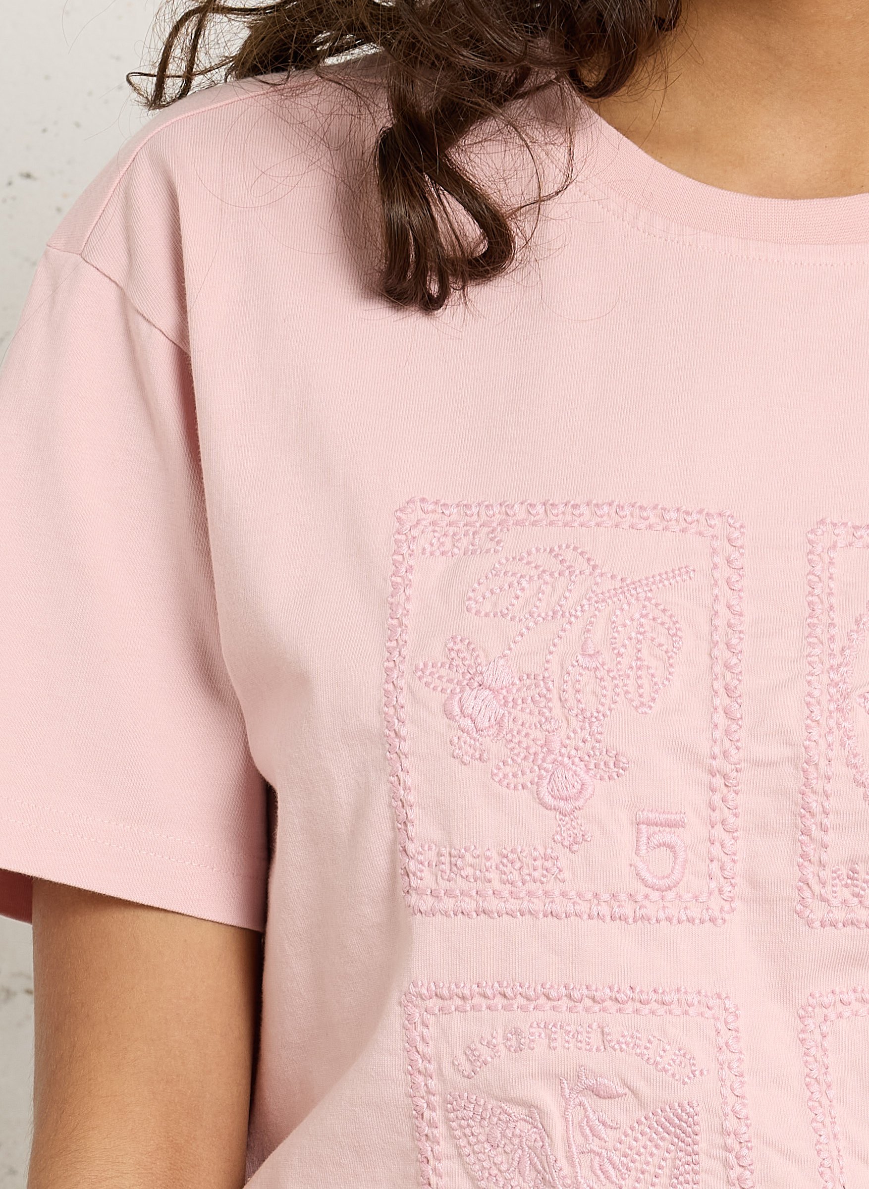 Gerade geschnittenes Rundhals-T-Shirt aus Baumwolle mit Stickerei BERENICE Rosa