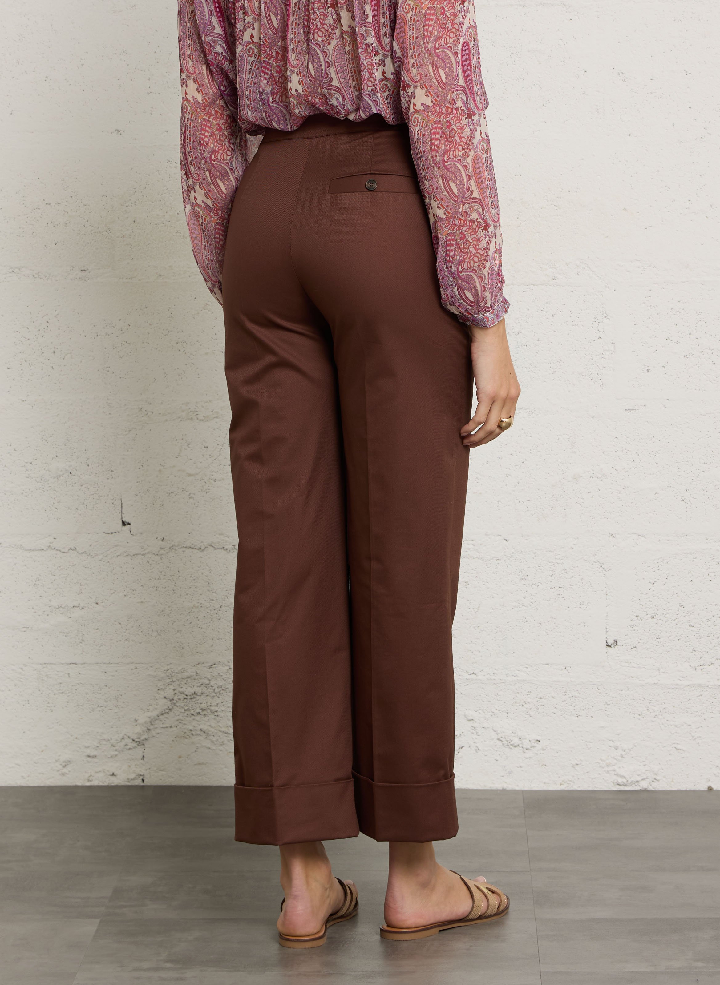 Solid straight leg pants with cuffs SUD EXPRESS Brown