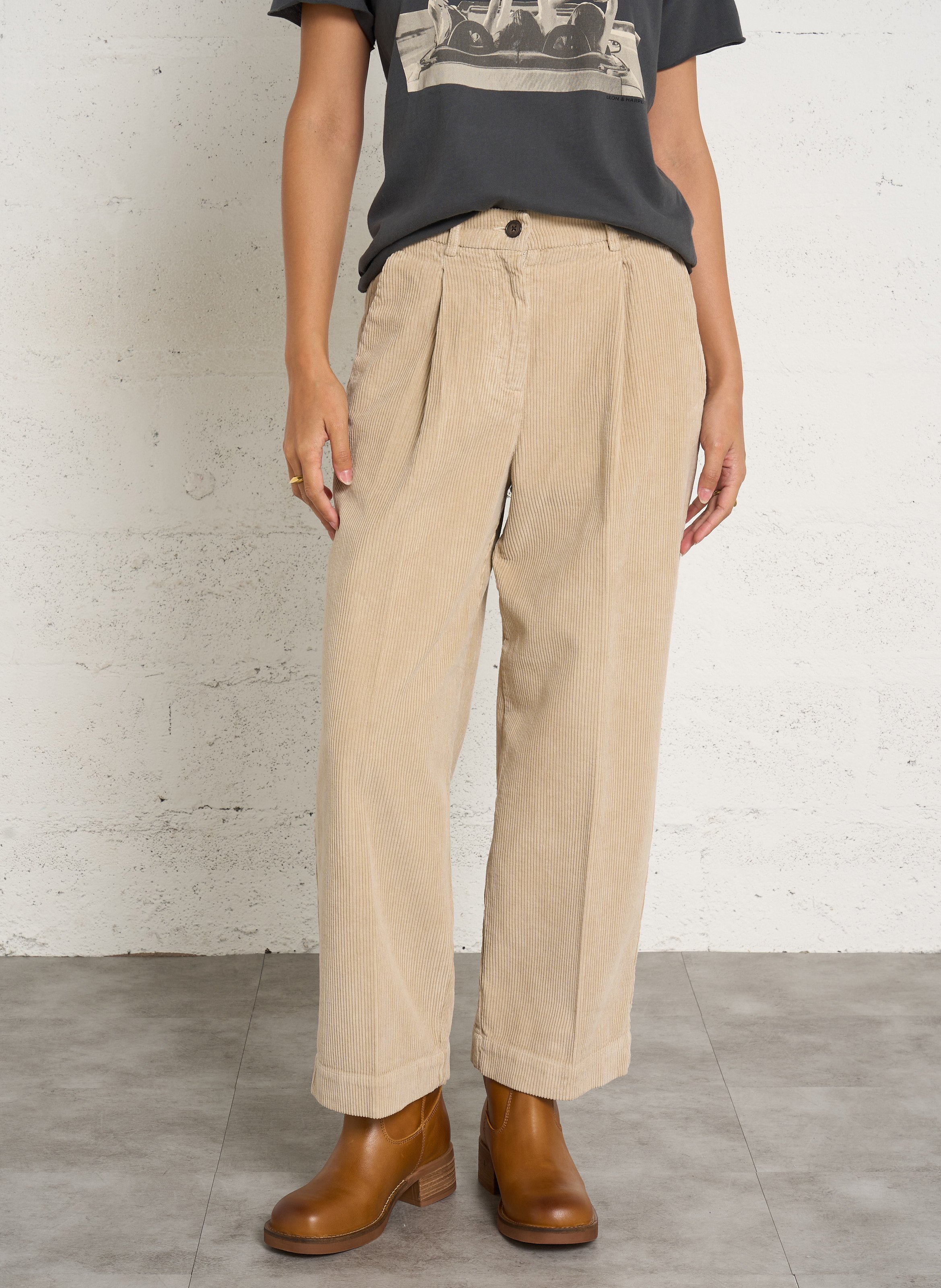 Broek met rechte plooien van fluweel ribfluweel in katoen BELLEPIECE Beige