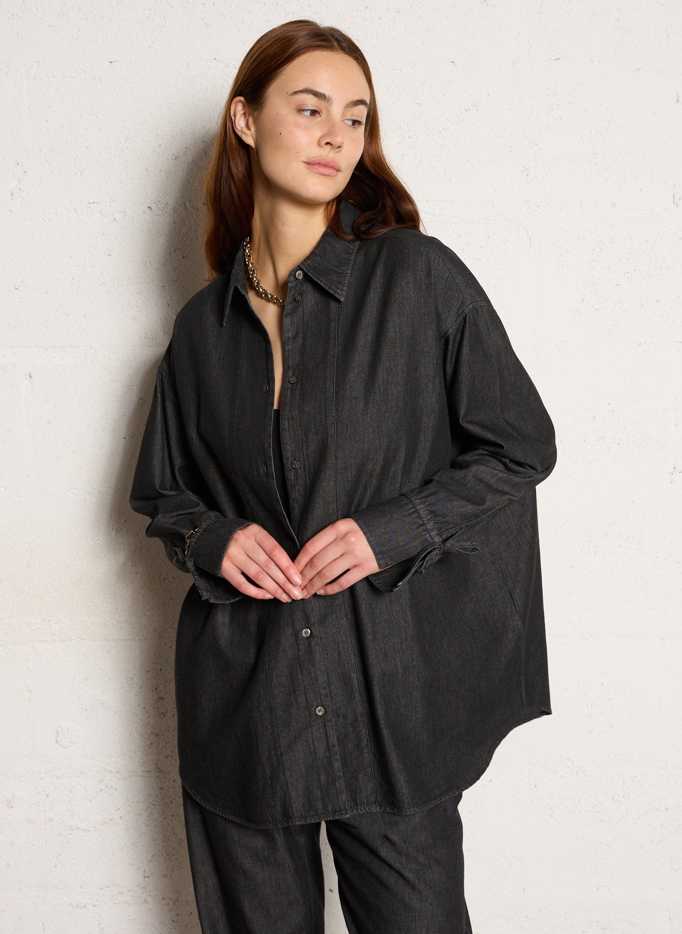 Wijde denim blouse met details op de rug RUE DE TOKYO Zwart