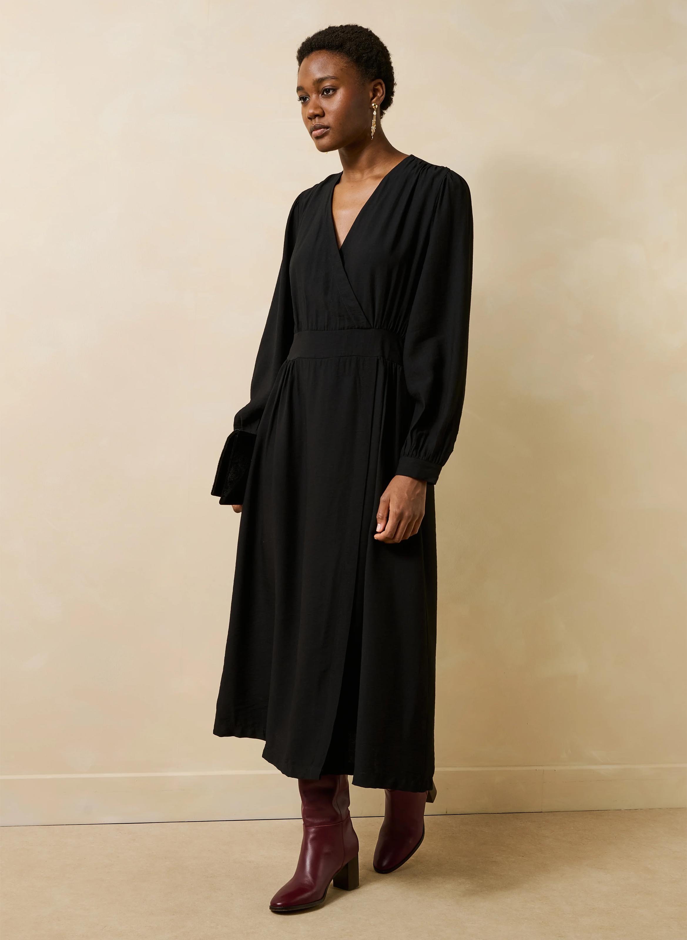 Long V-neck dress LA FEE MARABOUTEE Black