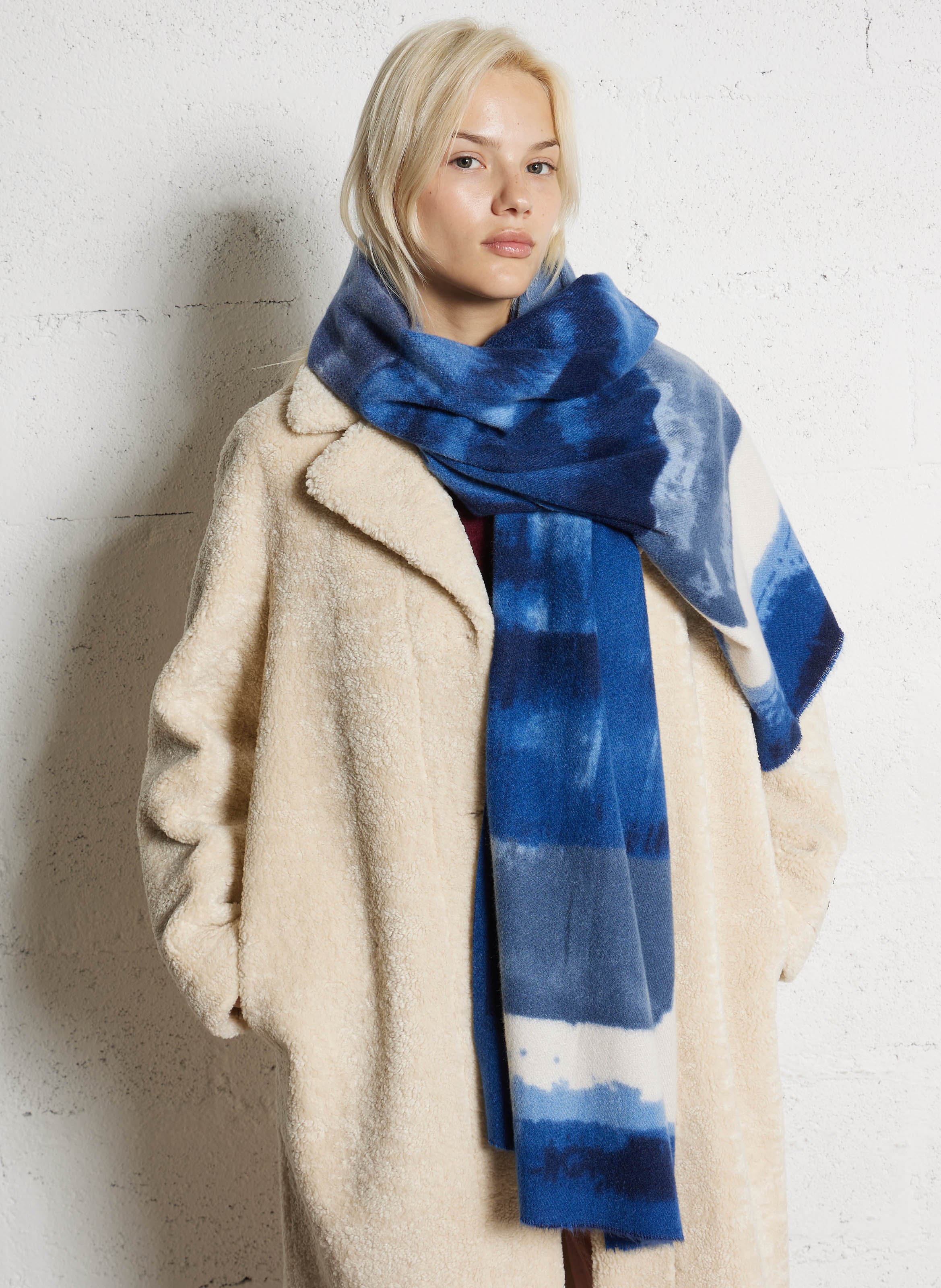 Sjaal met print AU PRINTEMPS PARIS Blauw