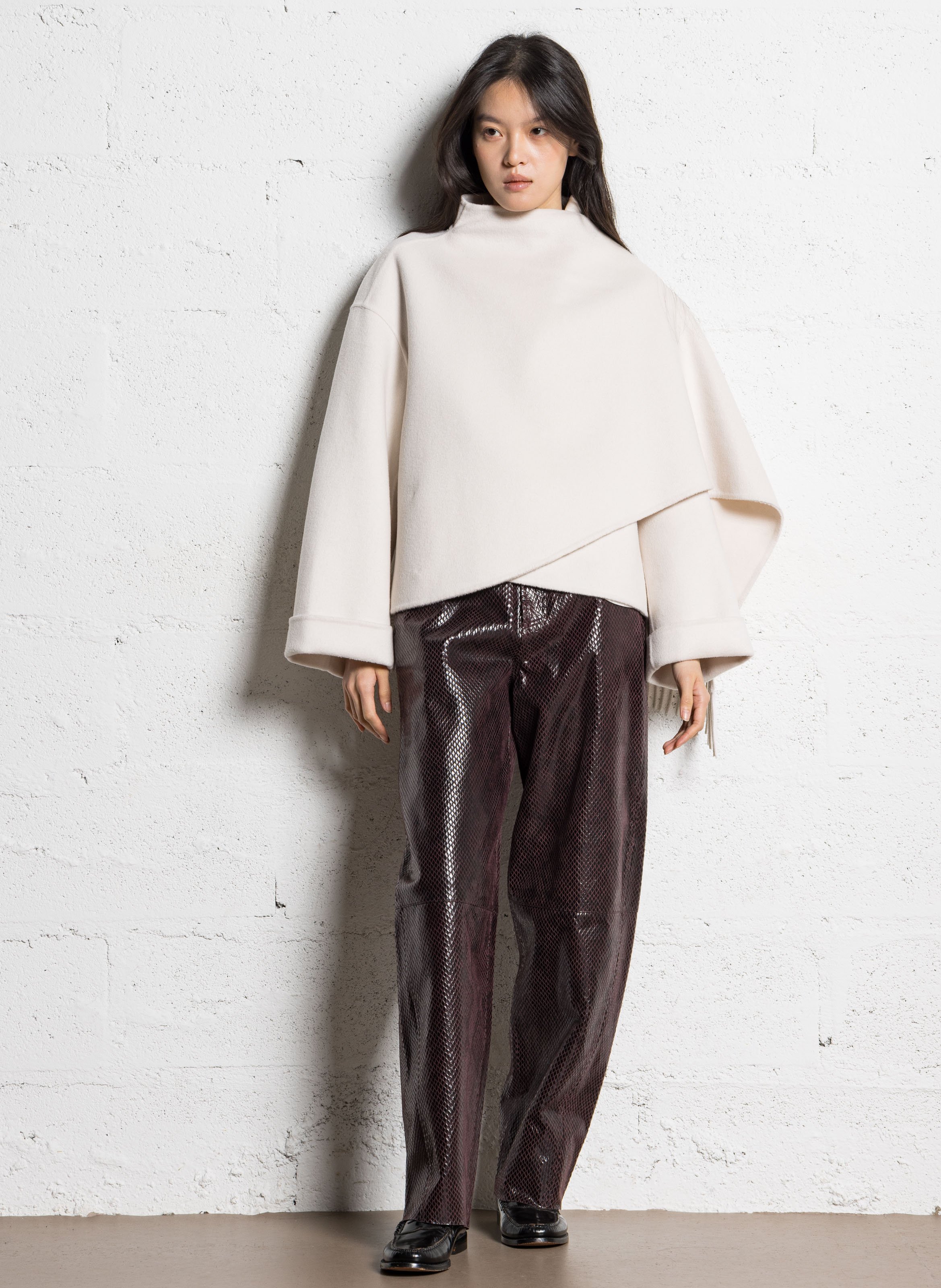 Rechte leren broek met reliëf IKKS Violet