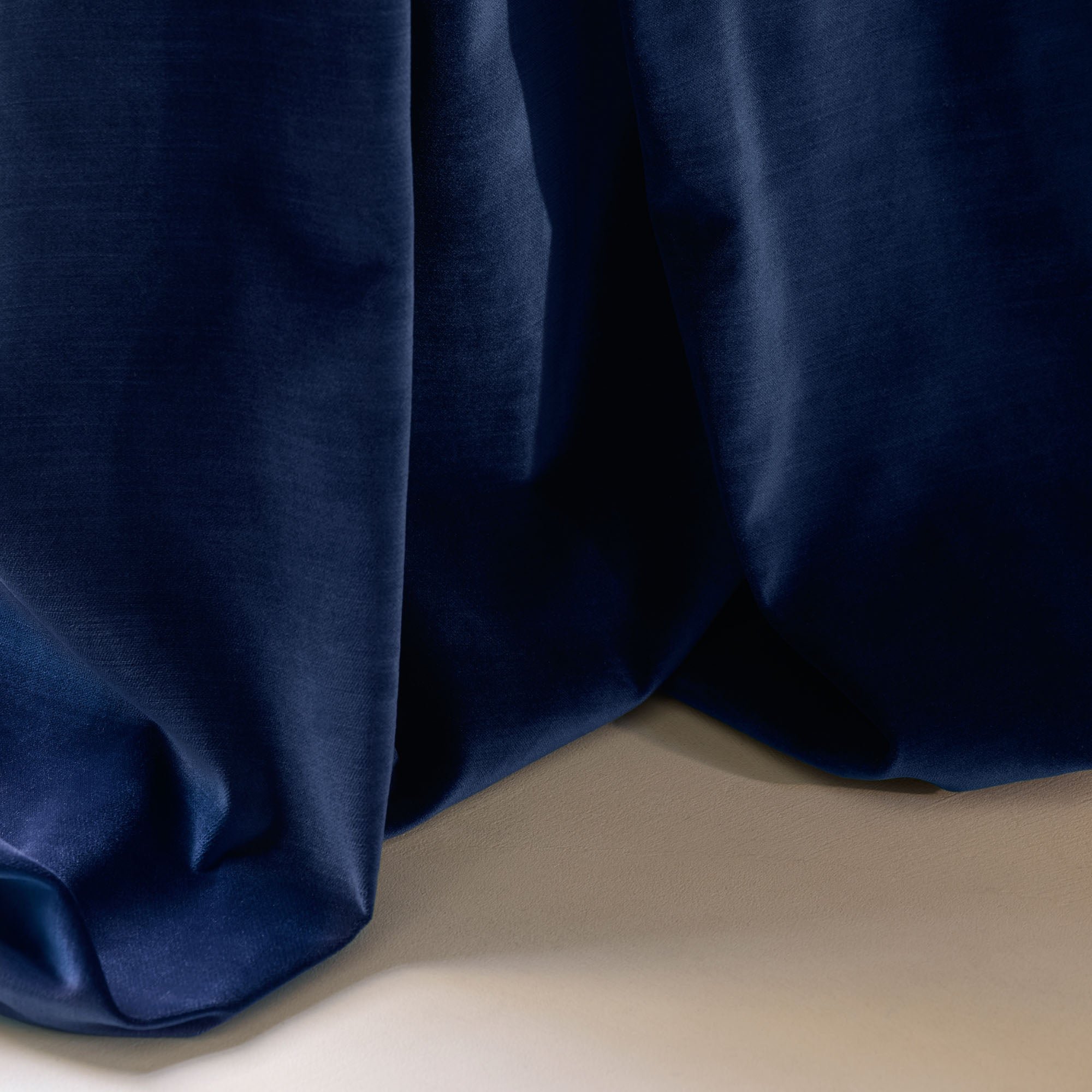 Madura - Dalila sheer velvet curtain fluid and luminous brown 135x280 cm MADURA Blue