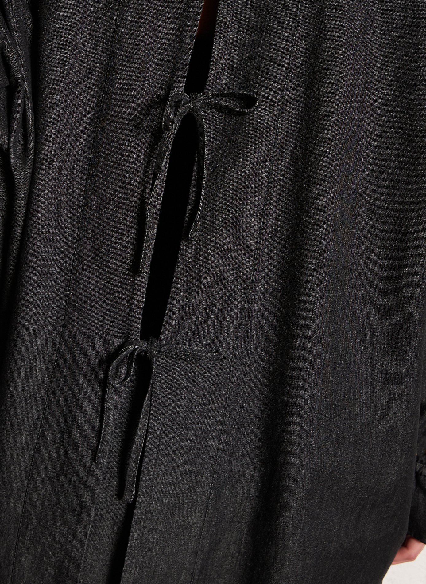 Wijde denim blouse met details op de rug RUE DE TOKYO Zwart