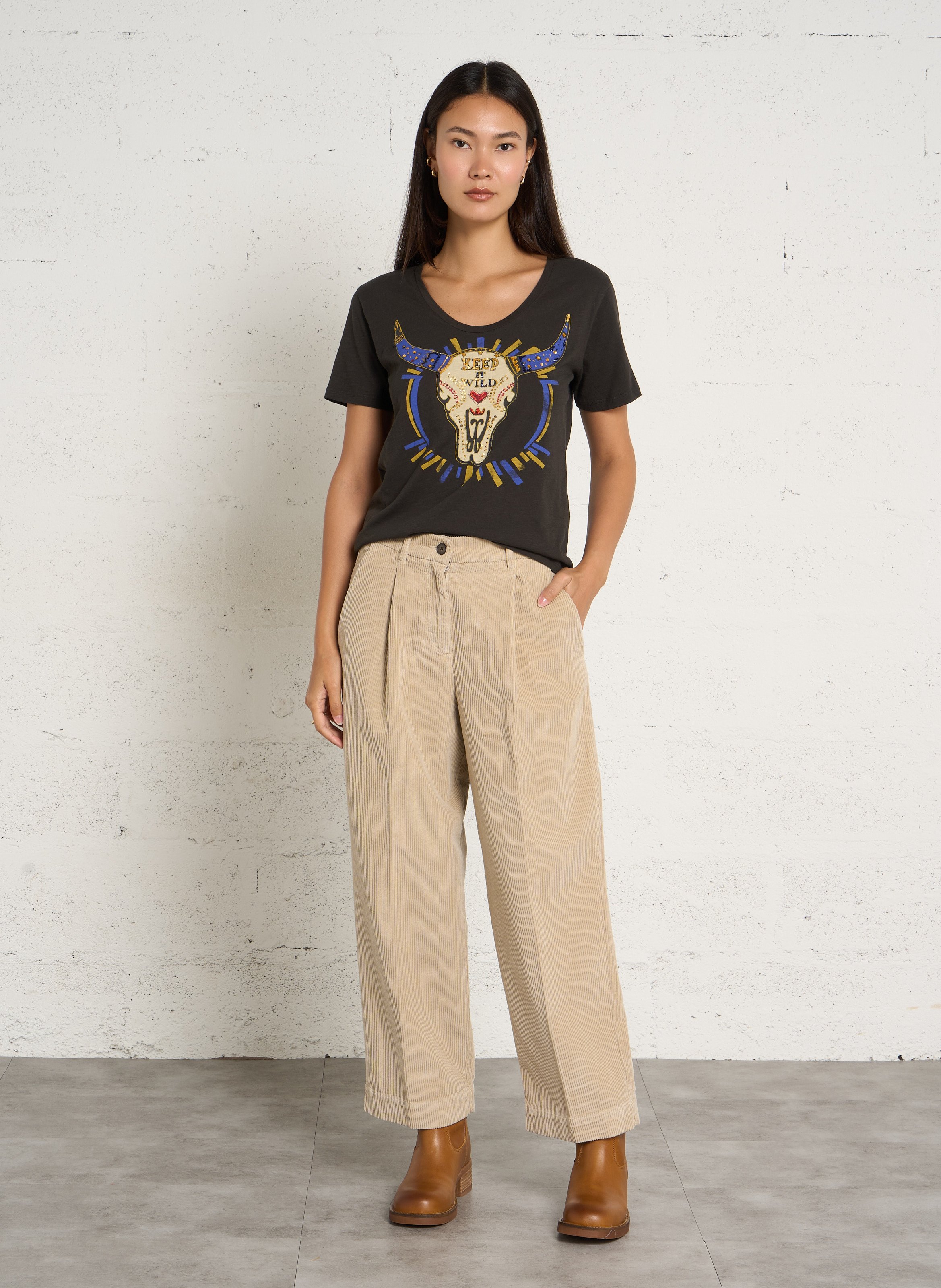 Broek met rechte plooien van fluweel ribfluweel in katoen BELLEPIECE Beige
