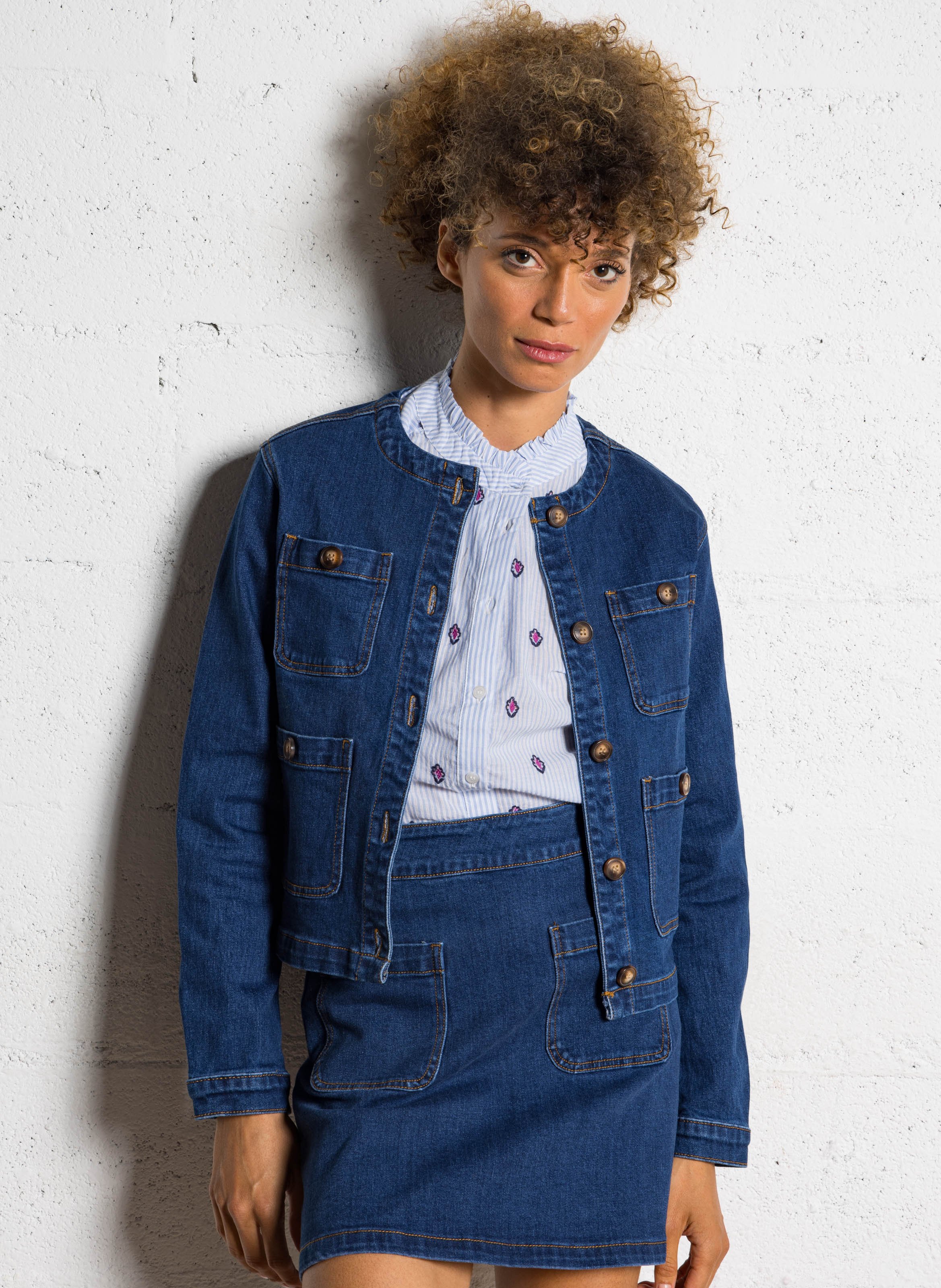 Kurze Jeansjacke mit Knöpfen LA PETITE ETOILE Jeans ohne Waschung