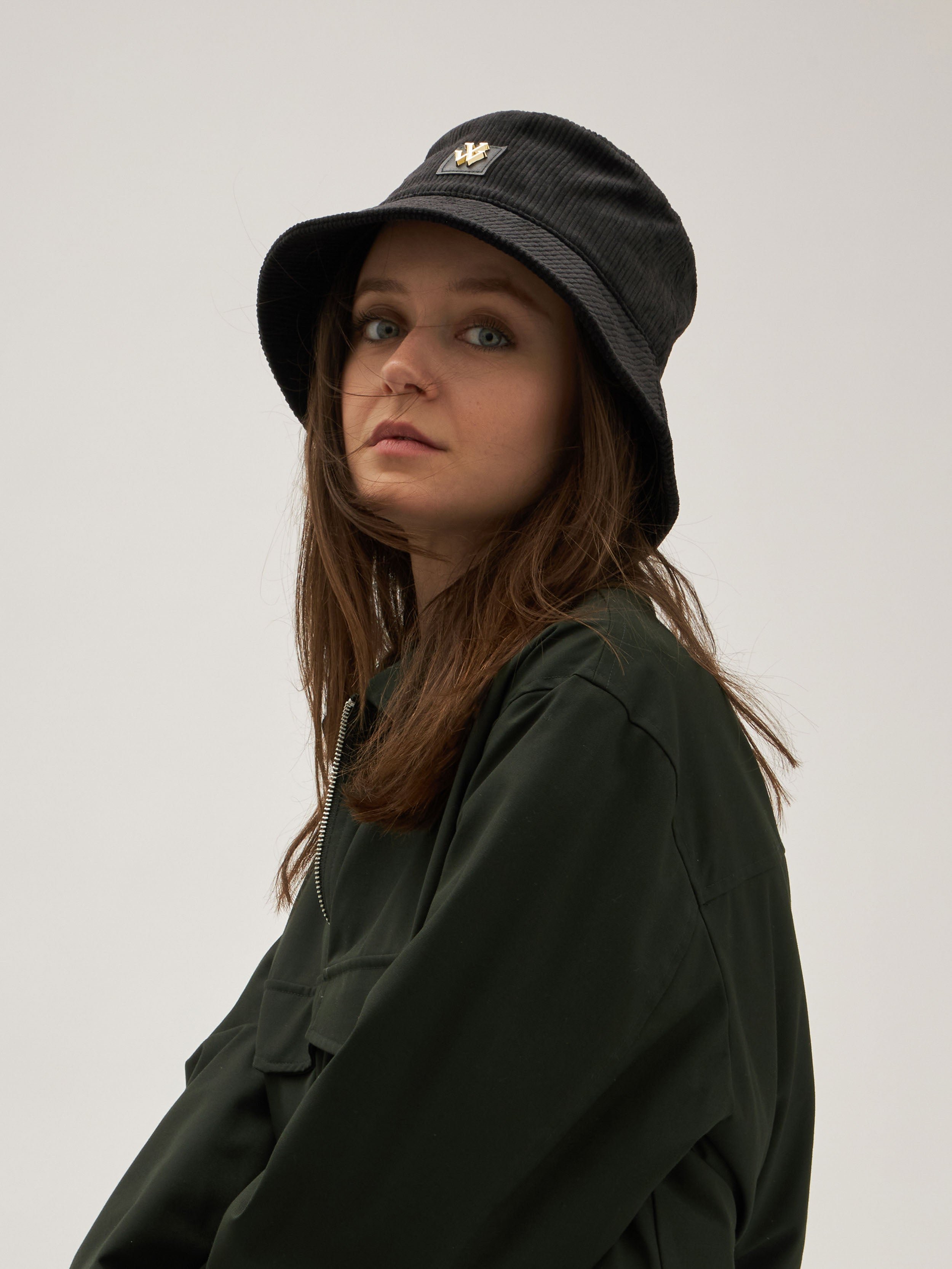 Corduroy bucket hat VANESSA WU Black