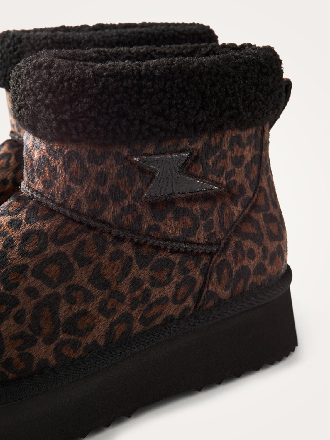 Low fur-lined ankle boots Brown