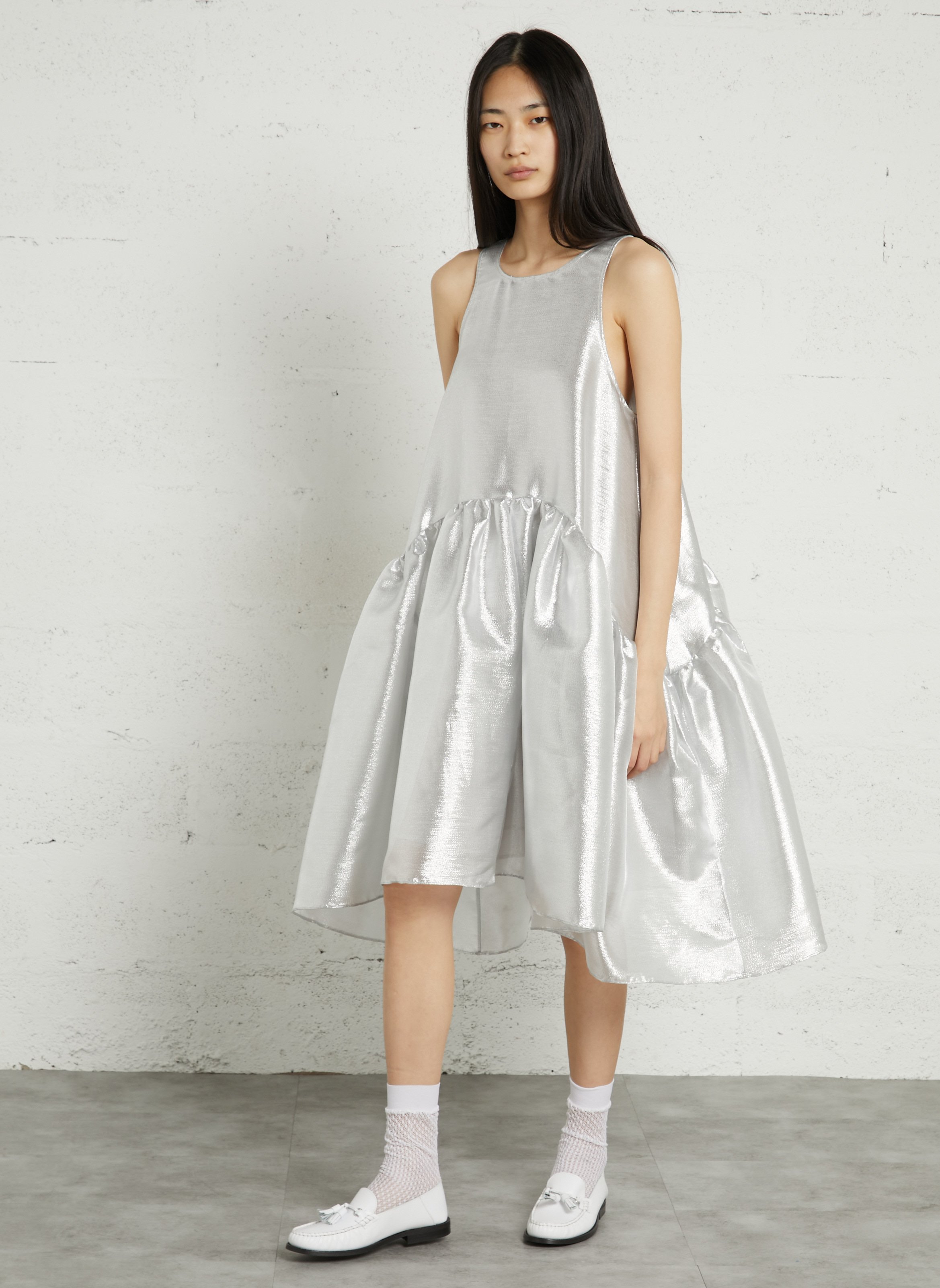 Midi-Metallic-Kleid mit Rundhalsausschnitt STELLA NOVA Silber