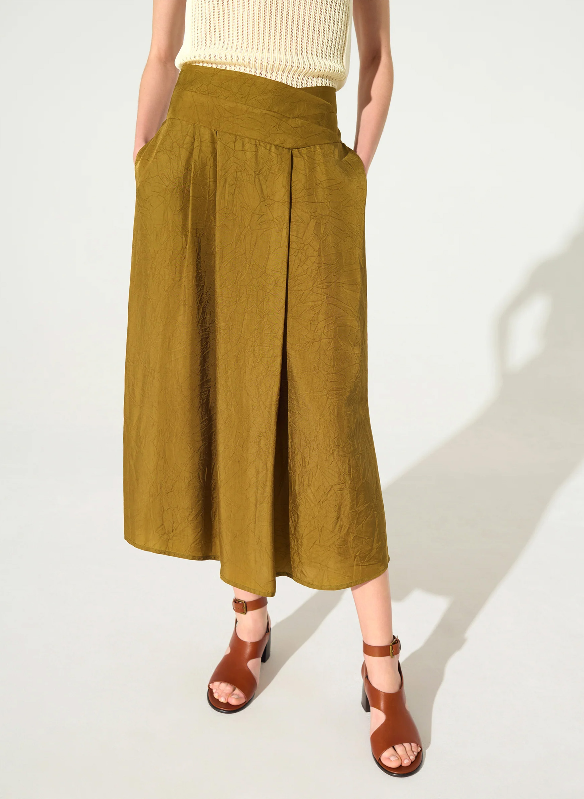 Geblümtes Kurzkleid mit Henley-Ausschnitt COTELAC Braun