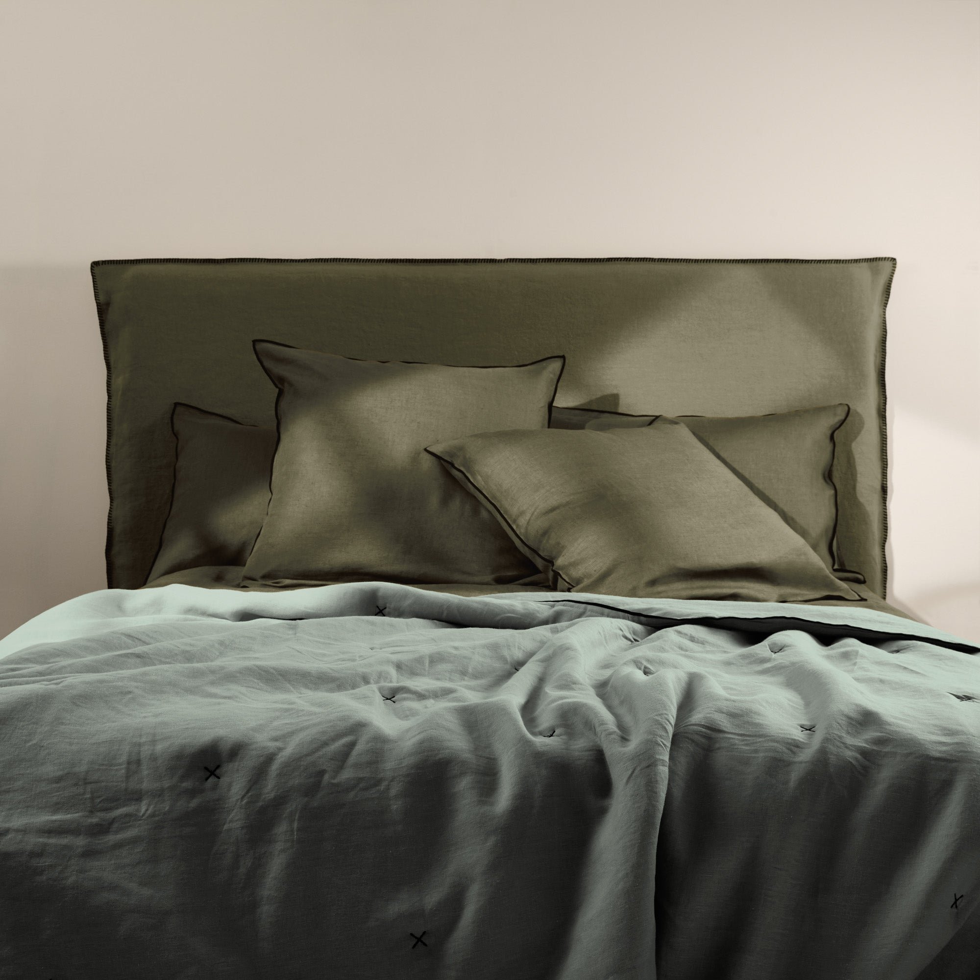 CARLINA - Quilted linen bedspread MADURA Green