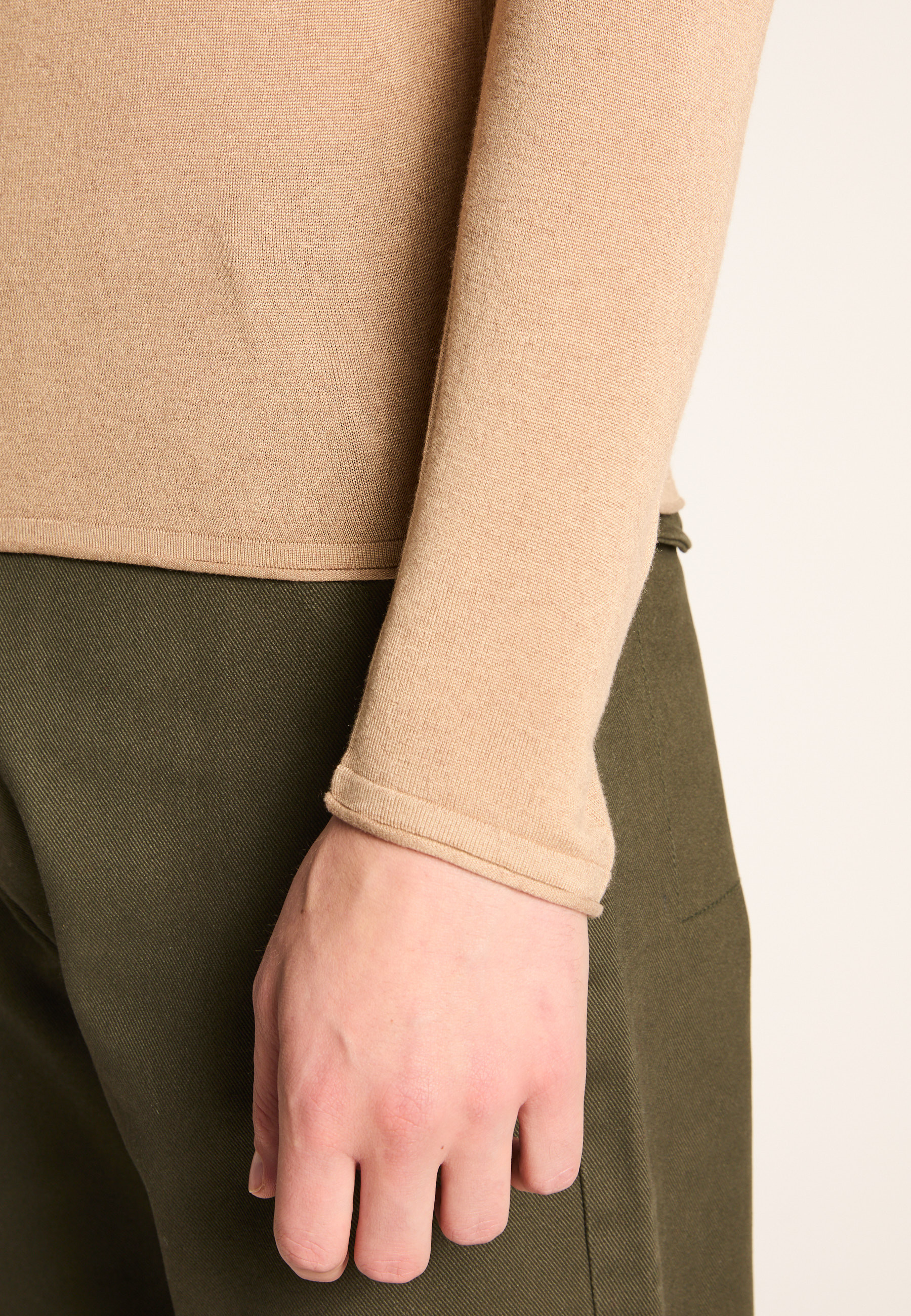 Round neck bamboo cashmere sweater MAISON MONTAGUT Brown