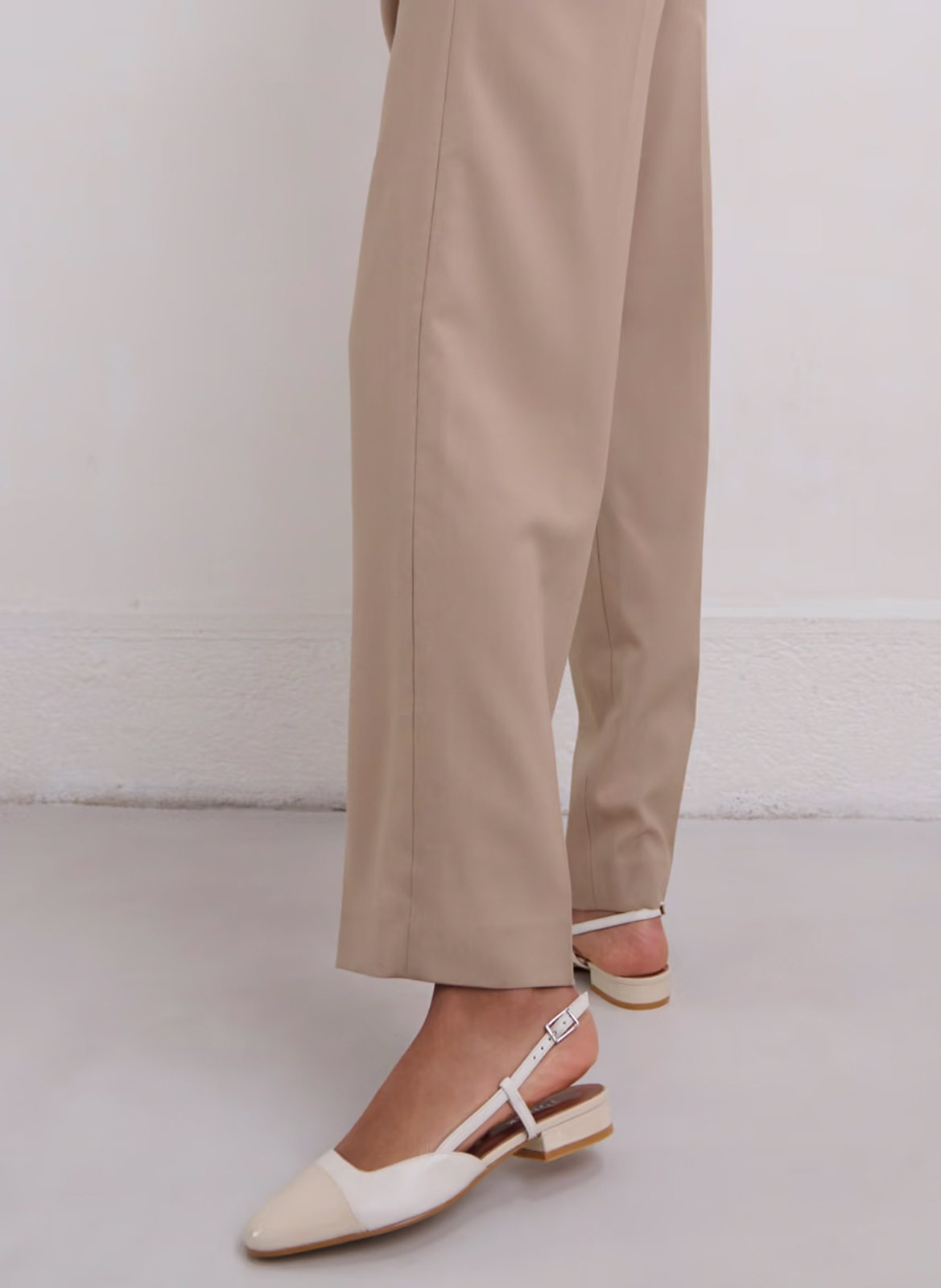 Ballerines ouvertes en cuir vernis Blanc