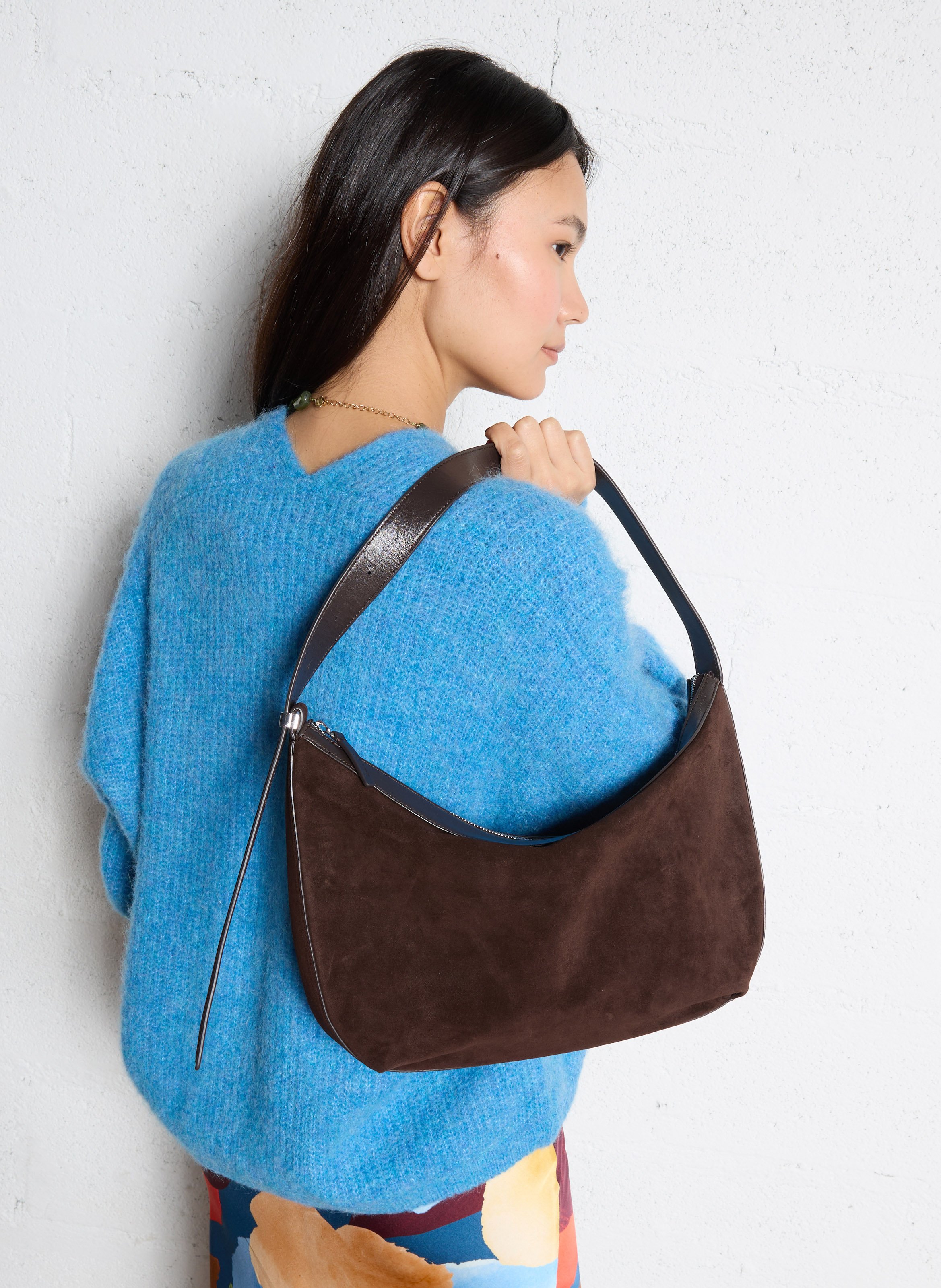 Sac hobo en cuir velours STAUD Marron