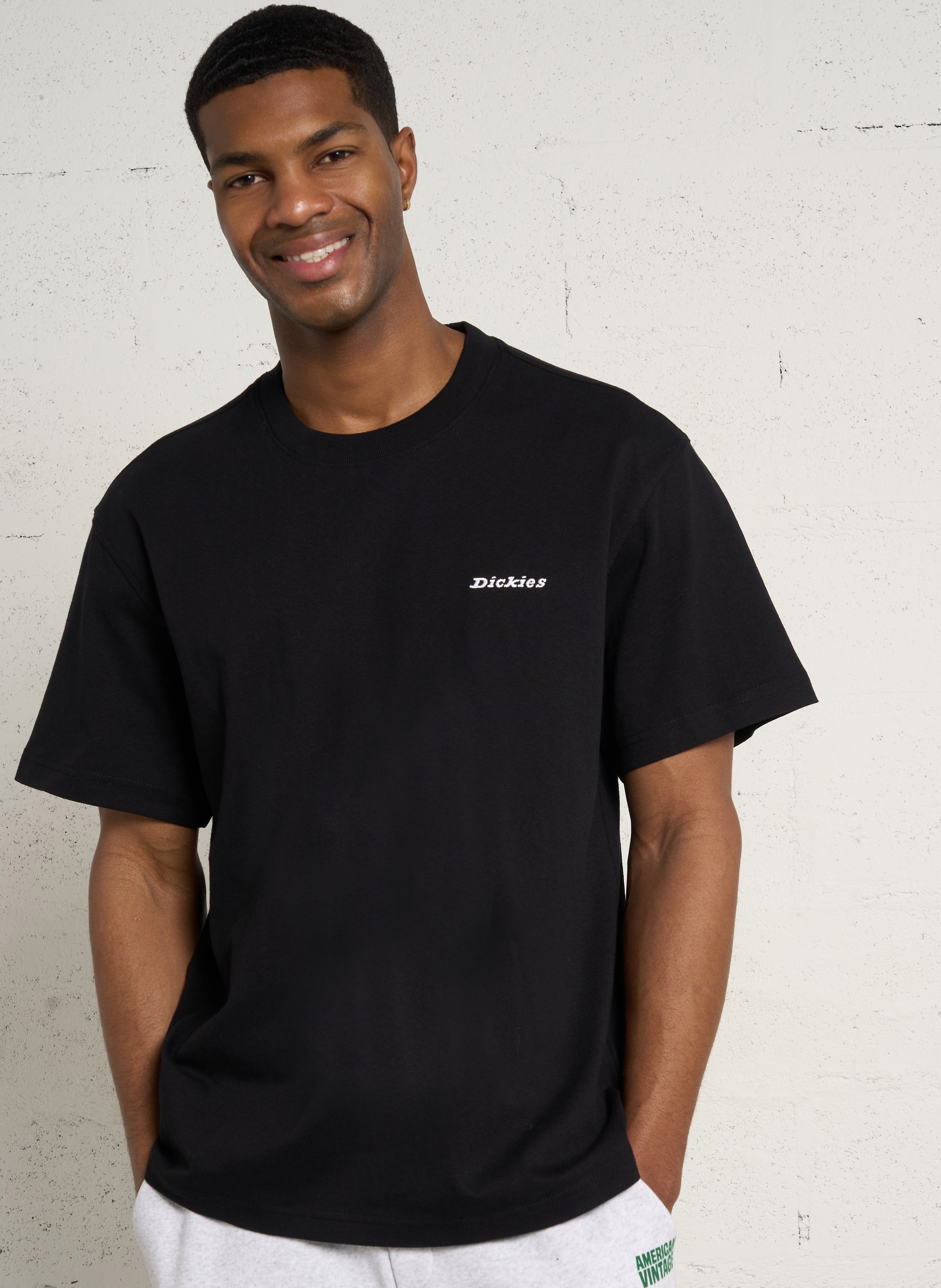 Ruimvallend, katoenen T-shirt met ronde hals en borduursel DICKIES Zwart