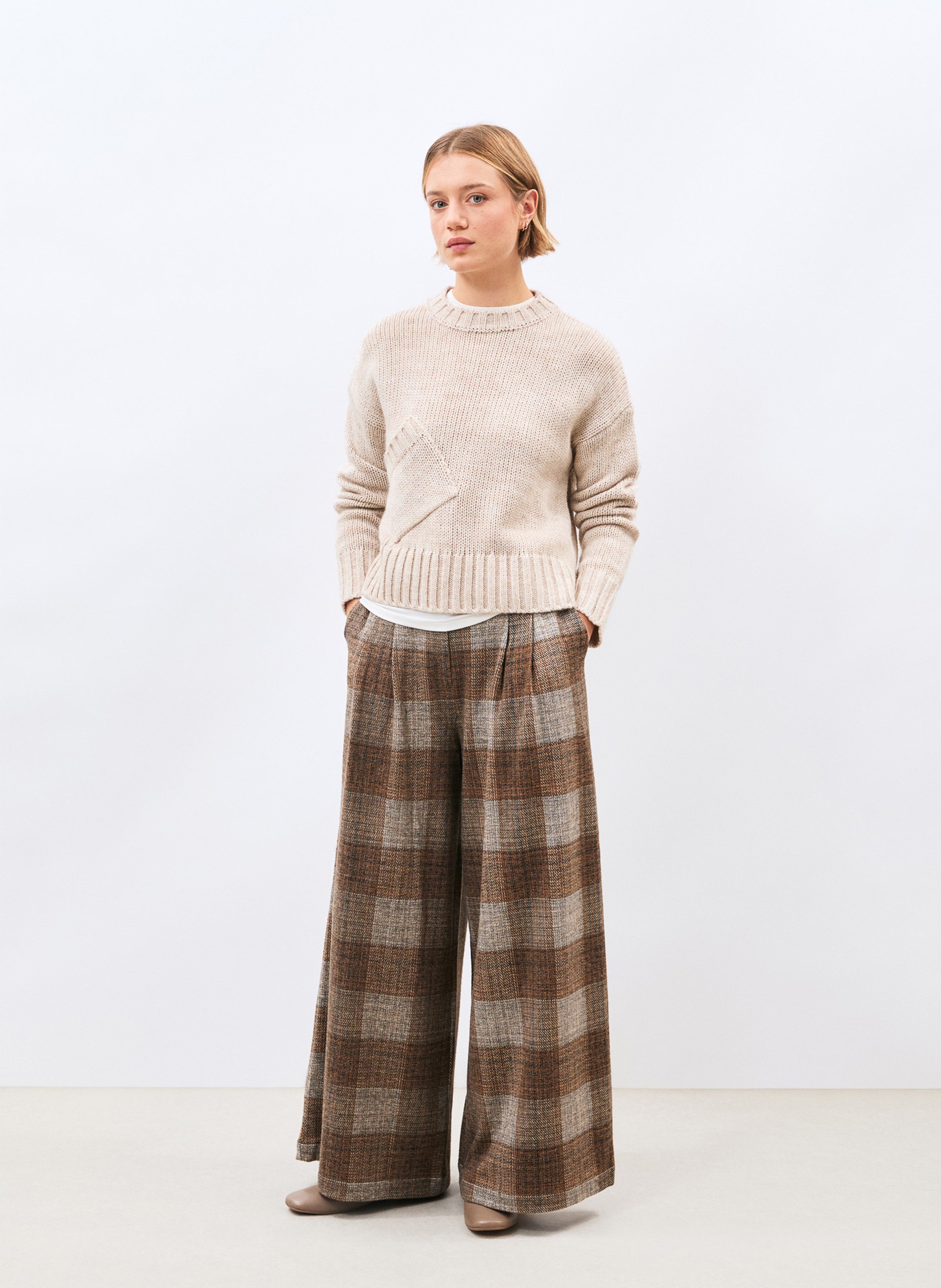 Pull ample col rond HUMILITY Blanc