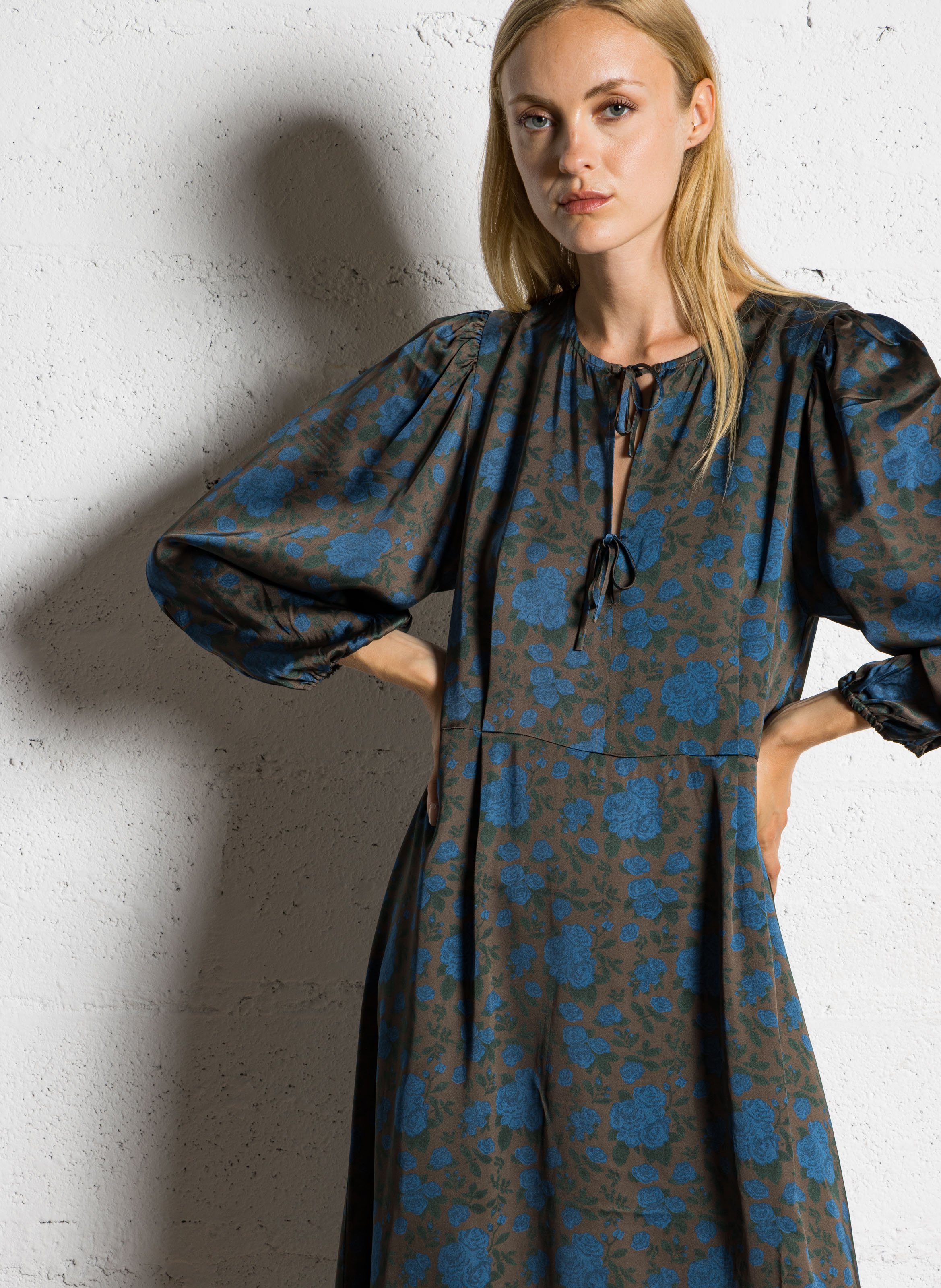 Robe longue ample fluide THE TINY BIG SISTER Marron