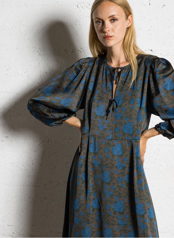 Flowy oversized maxi dress Brown The tiny big sister - Women | Place des Tendances Flowy oversized maxi dress Brown The tiny big sister - Women | Place des Tendances