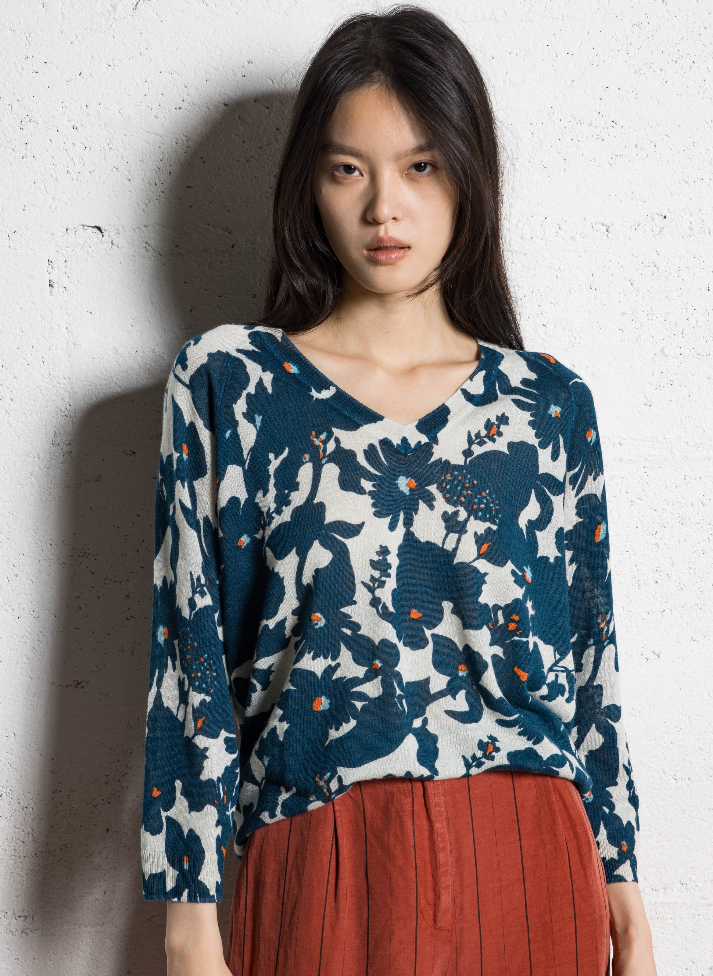 Pull col v fleurs NICE THINGS Beige