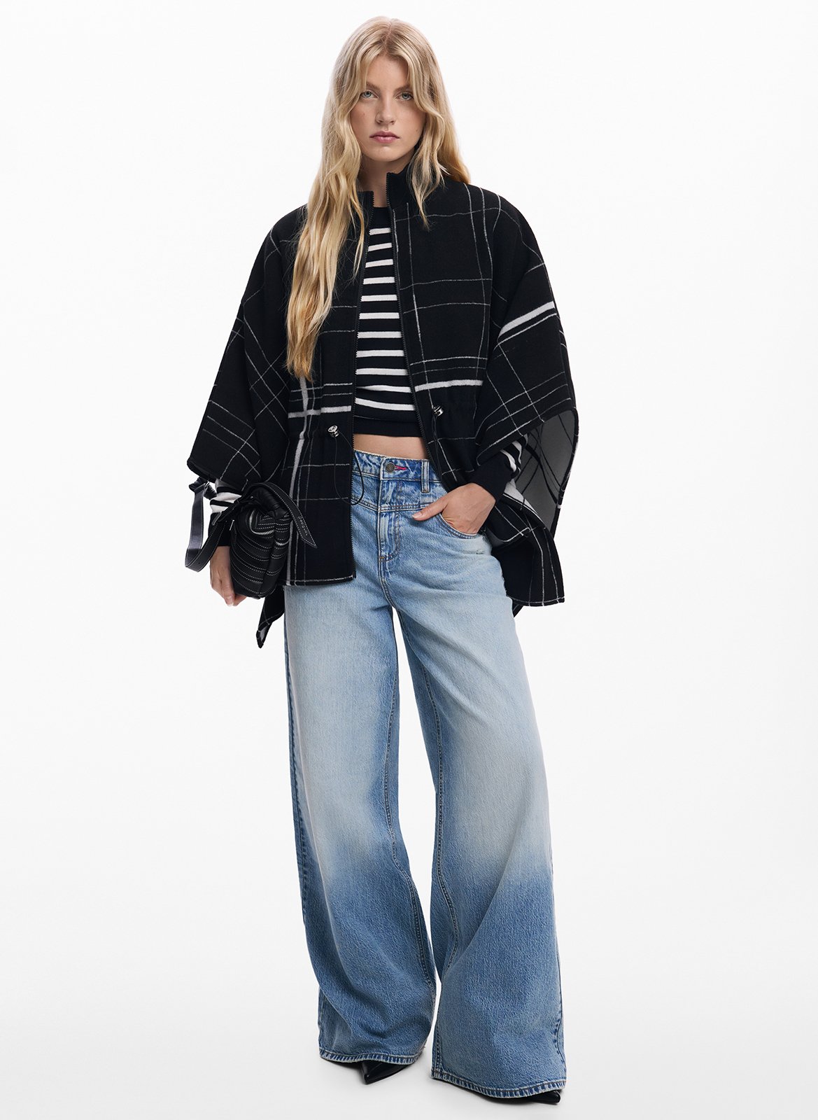 Poncho ample à carreaux DESIGUAL Noir