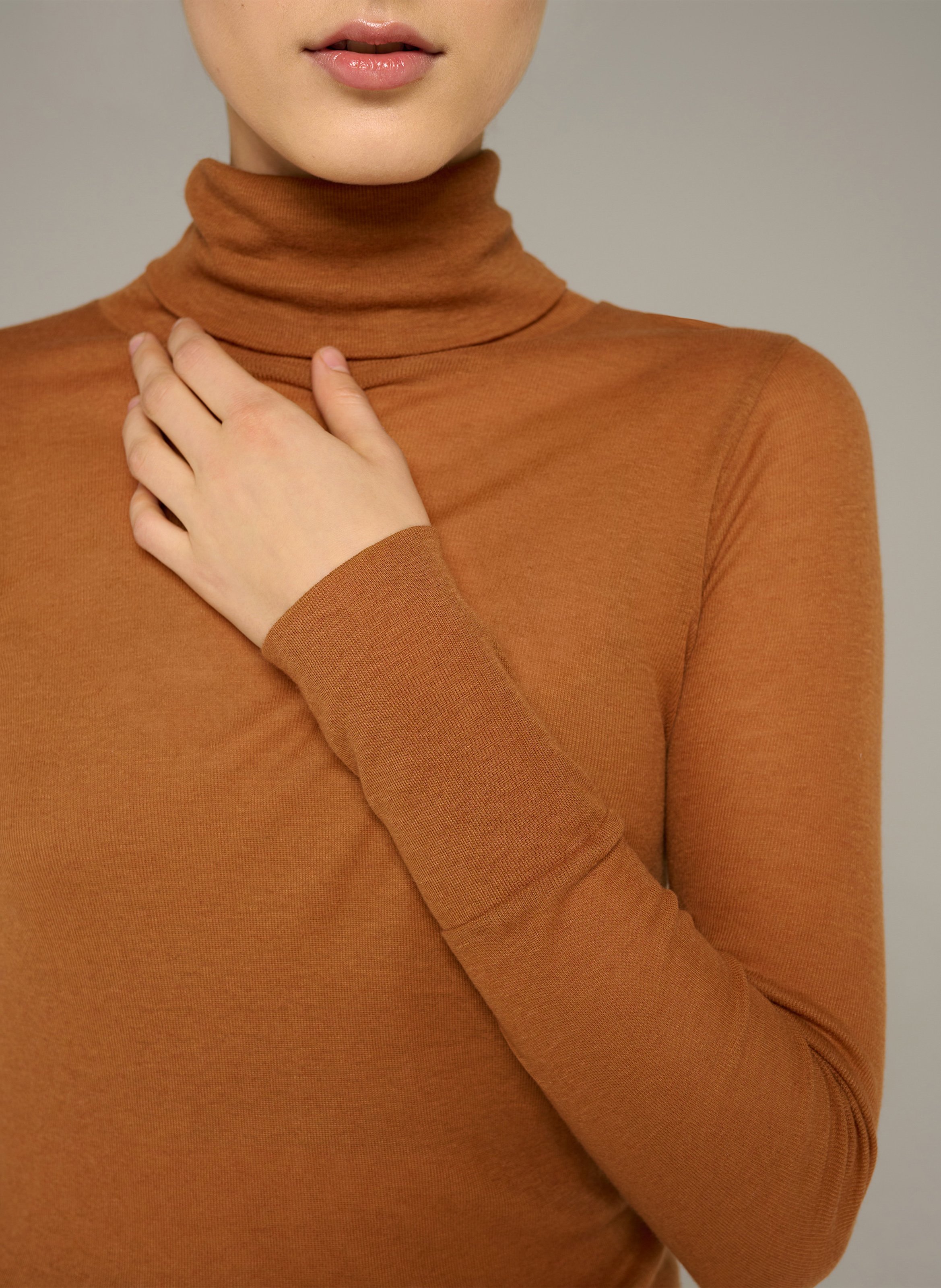 Langarm Rollkragen T-Shirt COTELAC ACOTE Braun