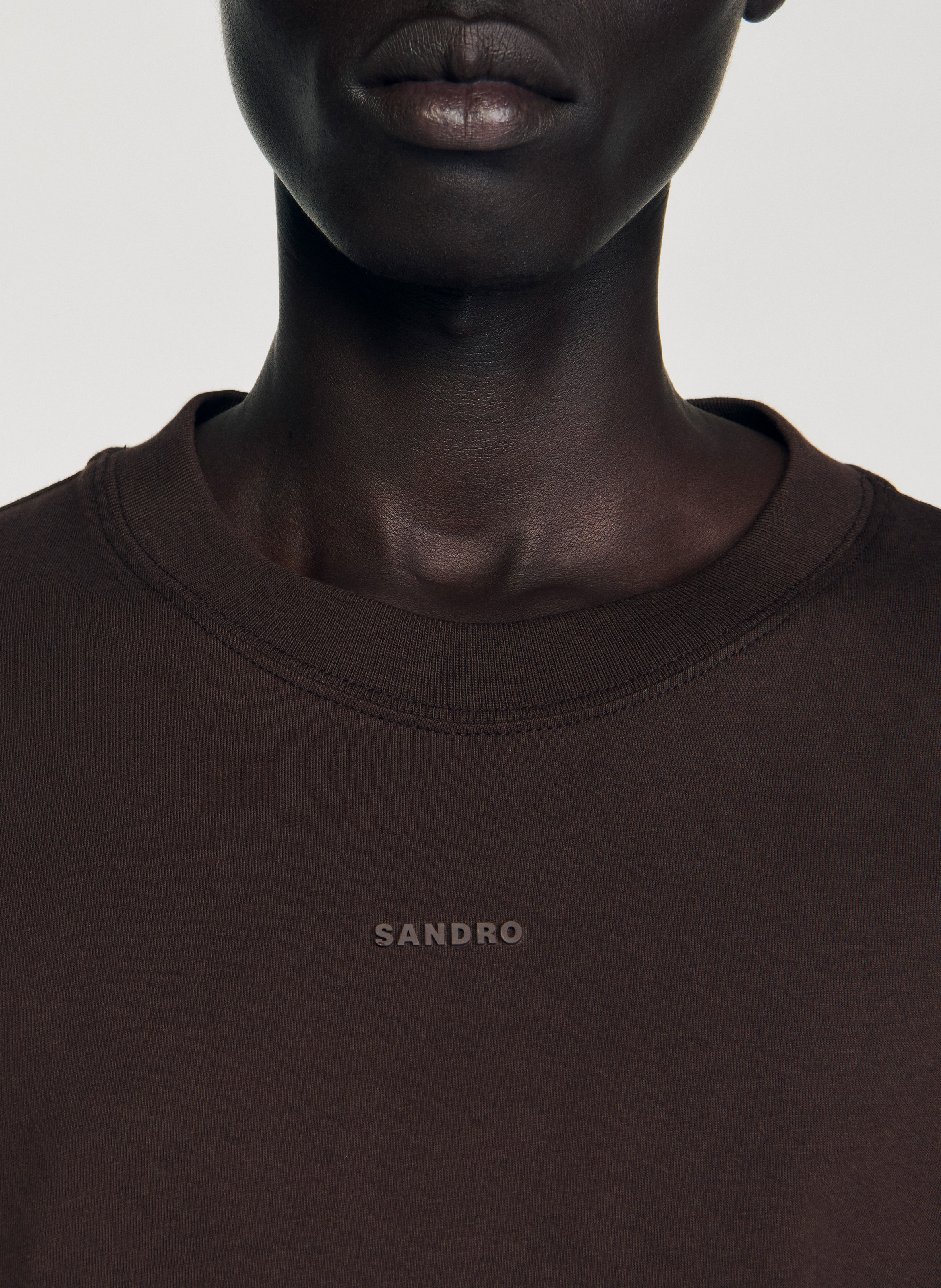 Recht, katoenen T-shirt SANDRO Bruin