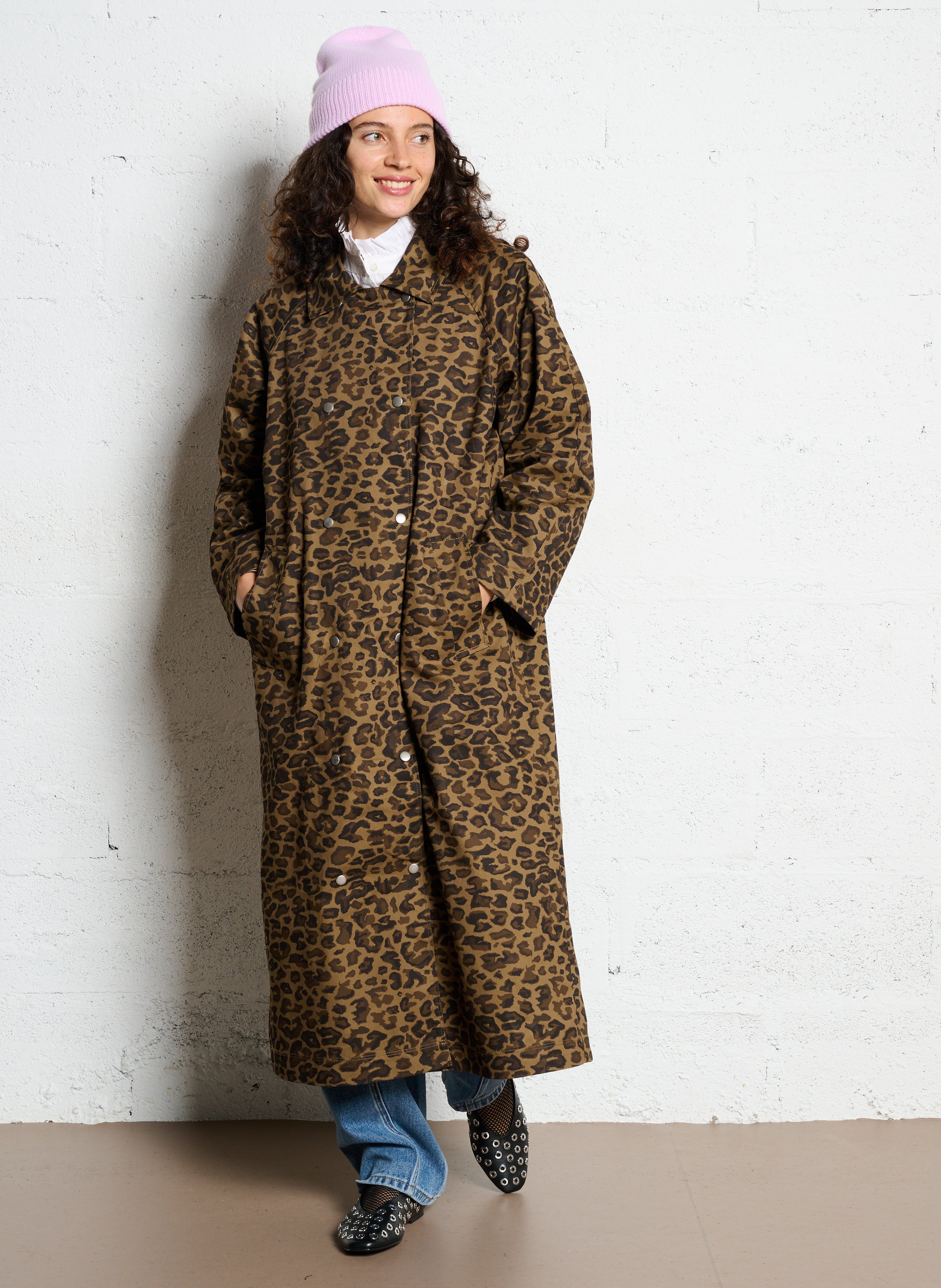 Trench long oversize à motif léopard THE TINY BIG SISTER Marron