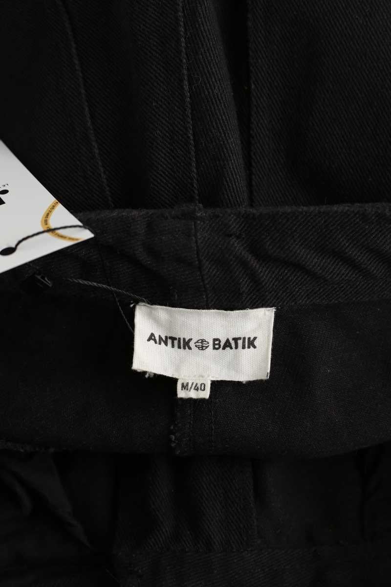 - Straight-leg jeans
- 5 pockets
- Straight cut
- Faded effect ANTIK BATIK - Seconde Main Black