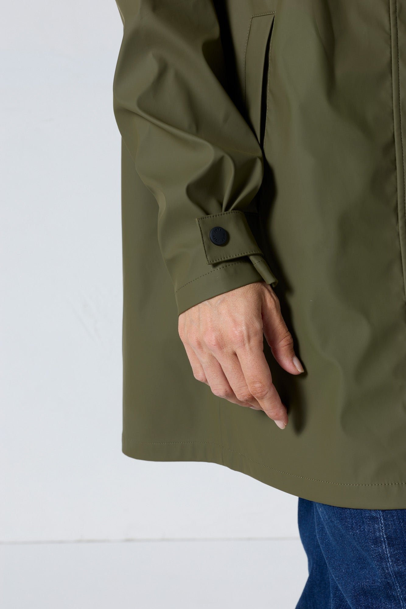 Denisa mid-length windbreaker. JOTT Green