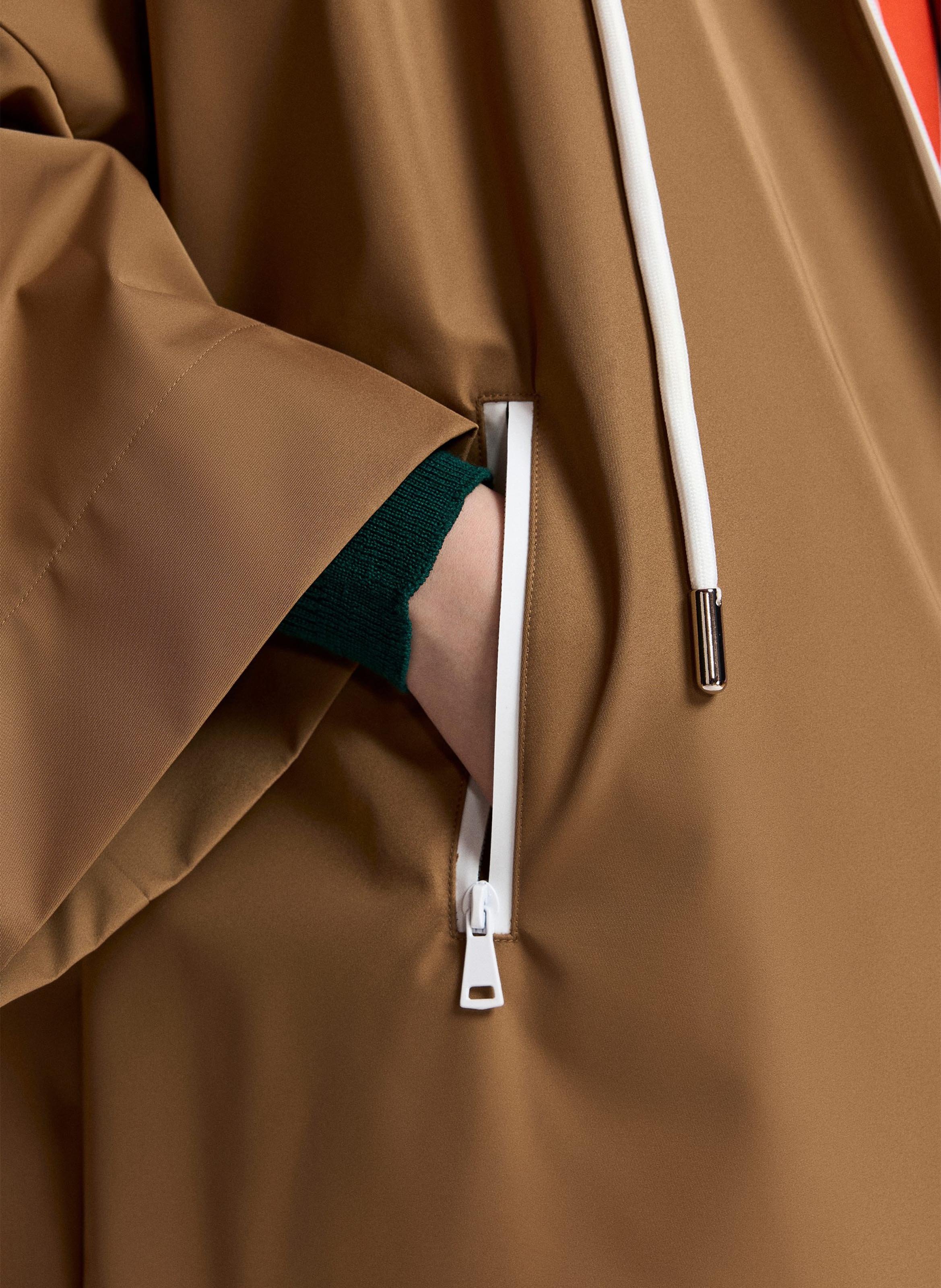 Oversized waterdichte poncho met capuchon ESSENTIEL ANTWERP Bruin