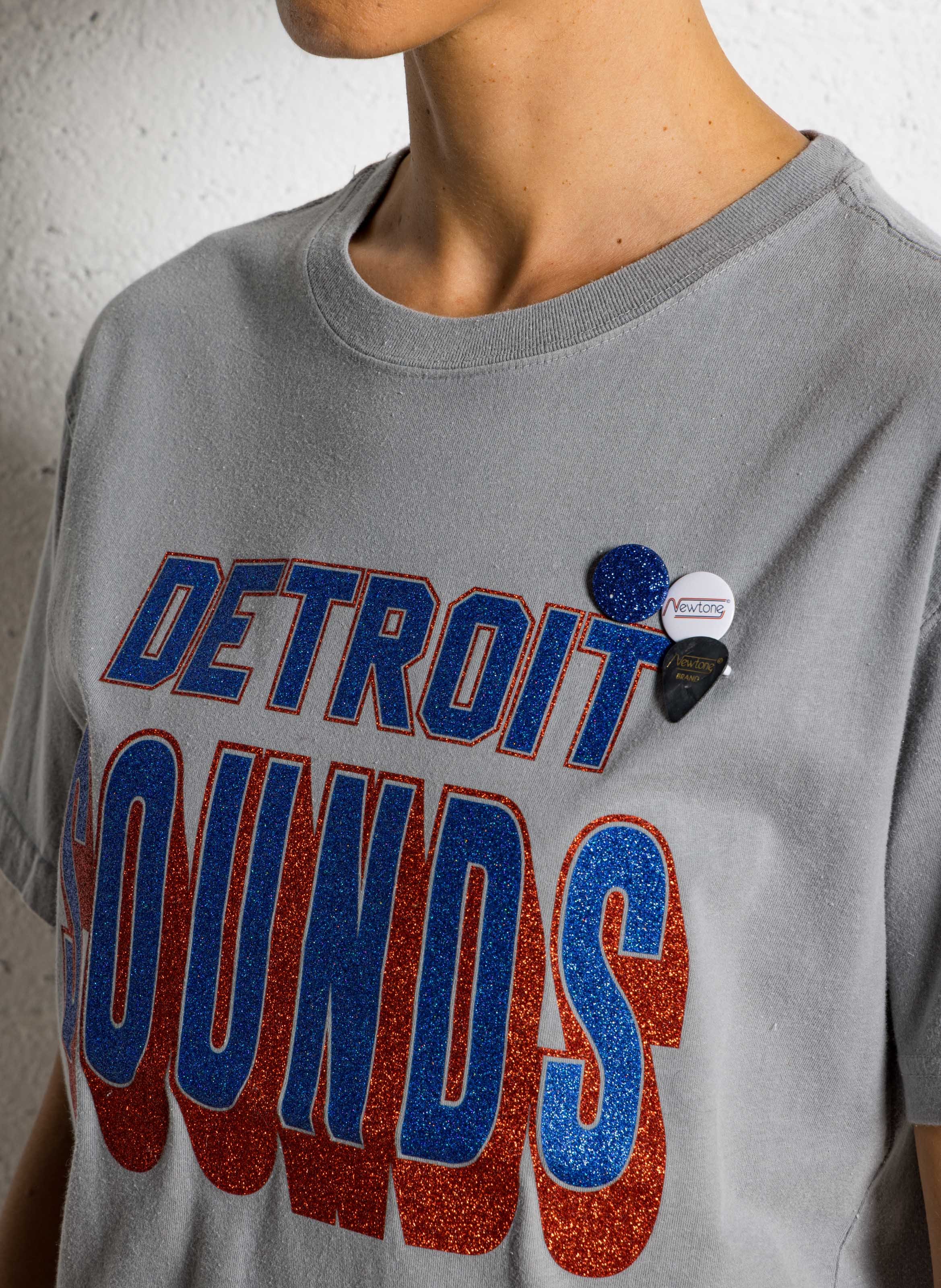 Straight round neck T-shirt with sequin screen print in cotton NEWTONE Grey