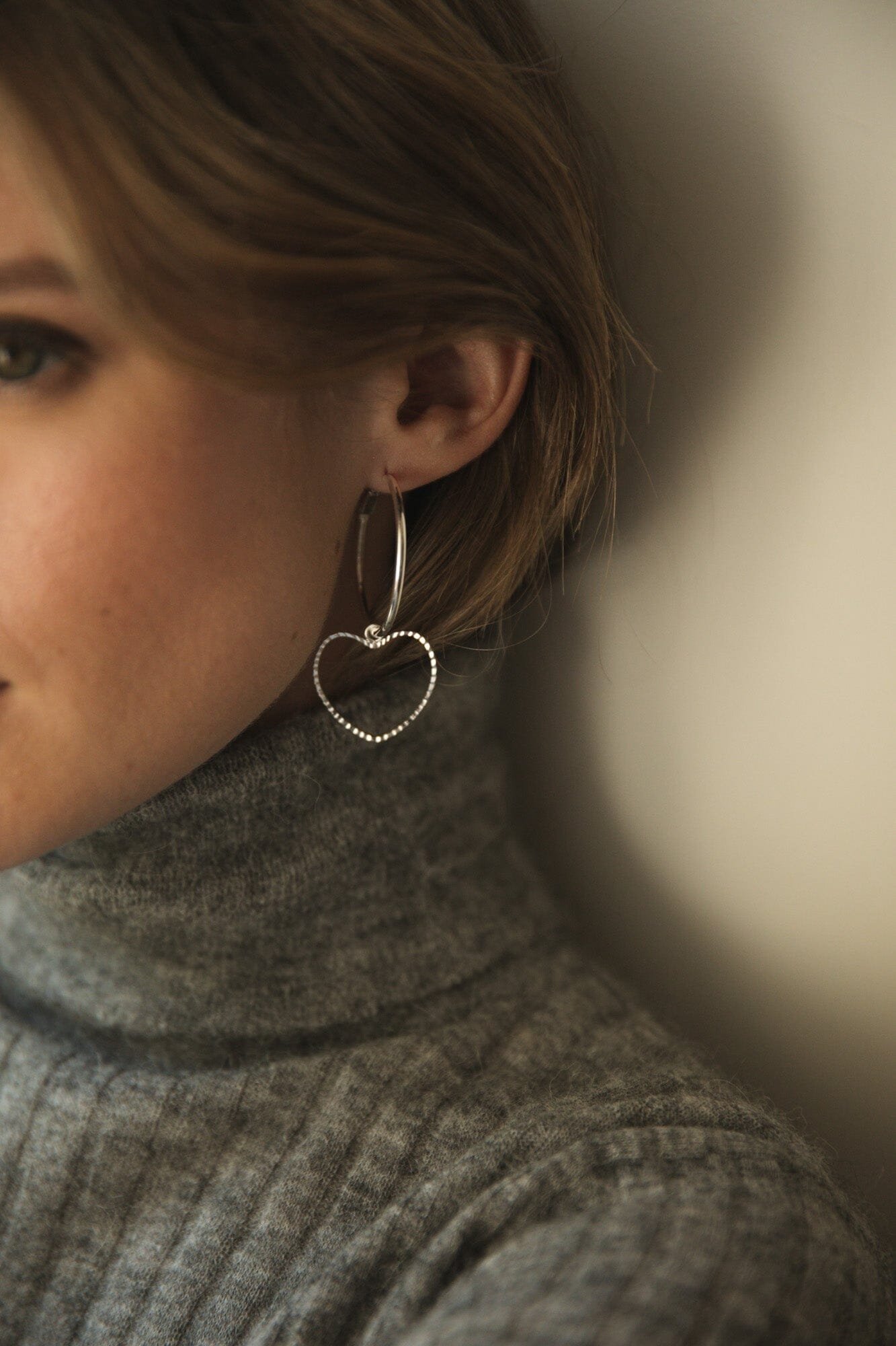 Small heart-shaped gold-plated hoop earrings Golden