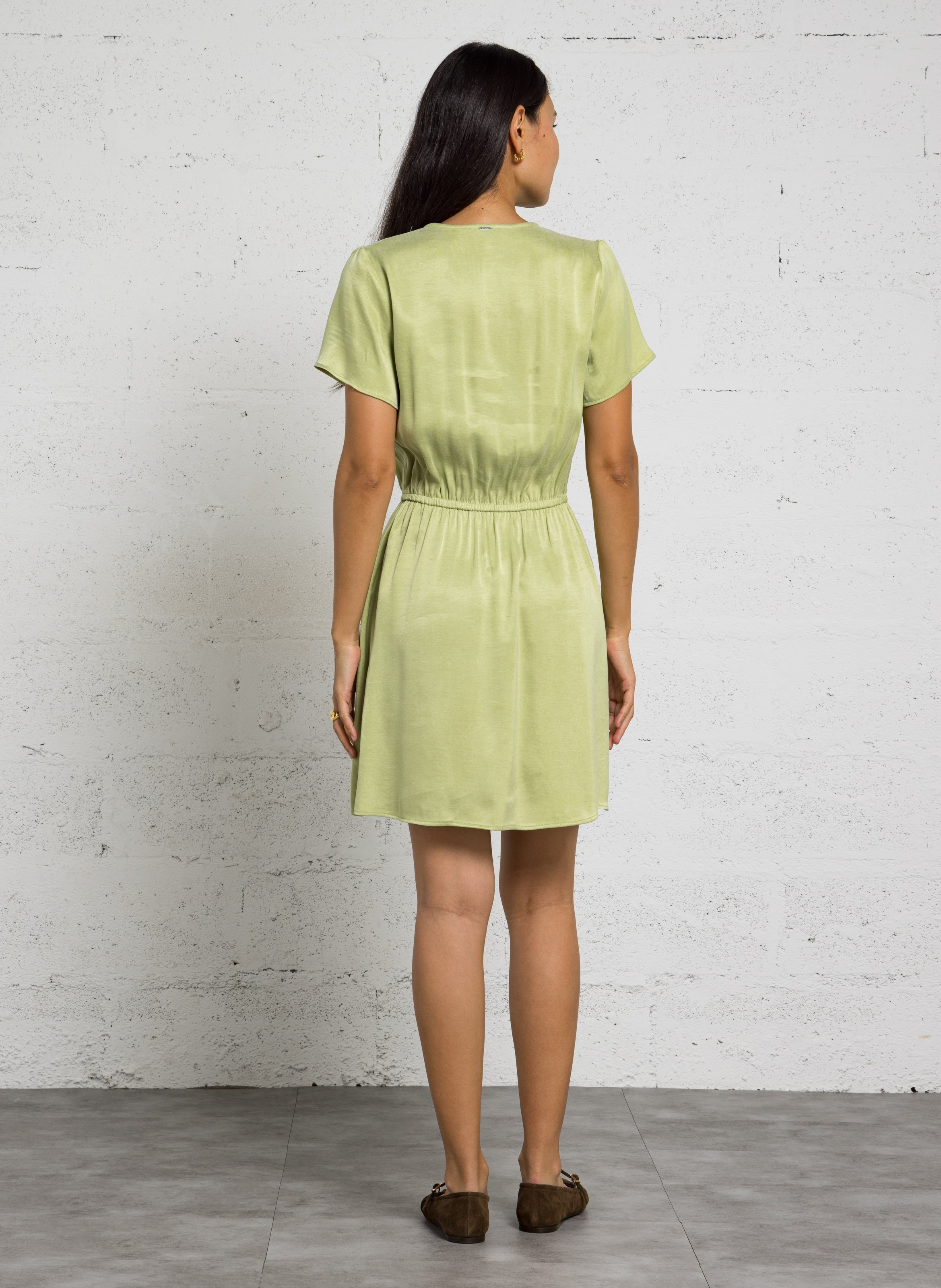 Robe courte cintrée manches courtes IKKS Vert