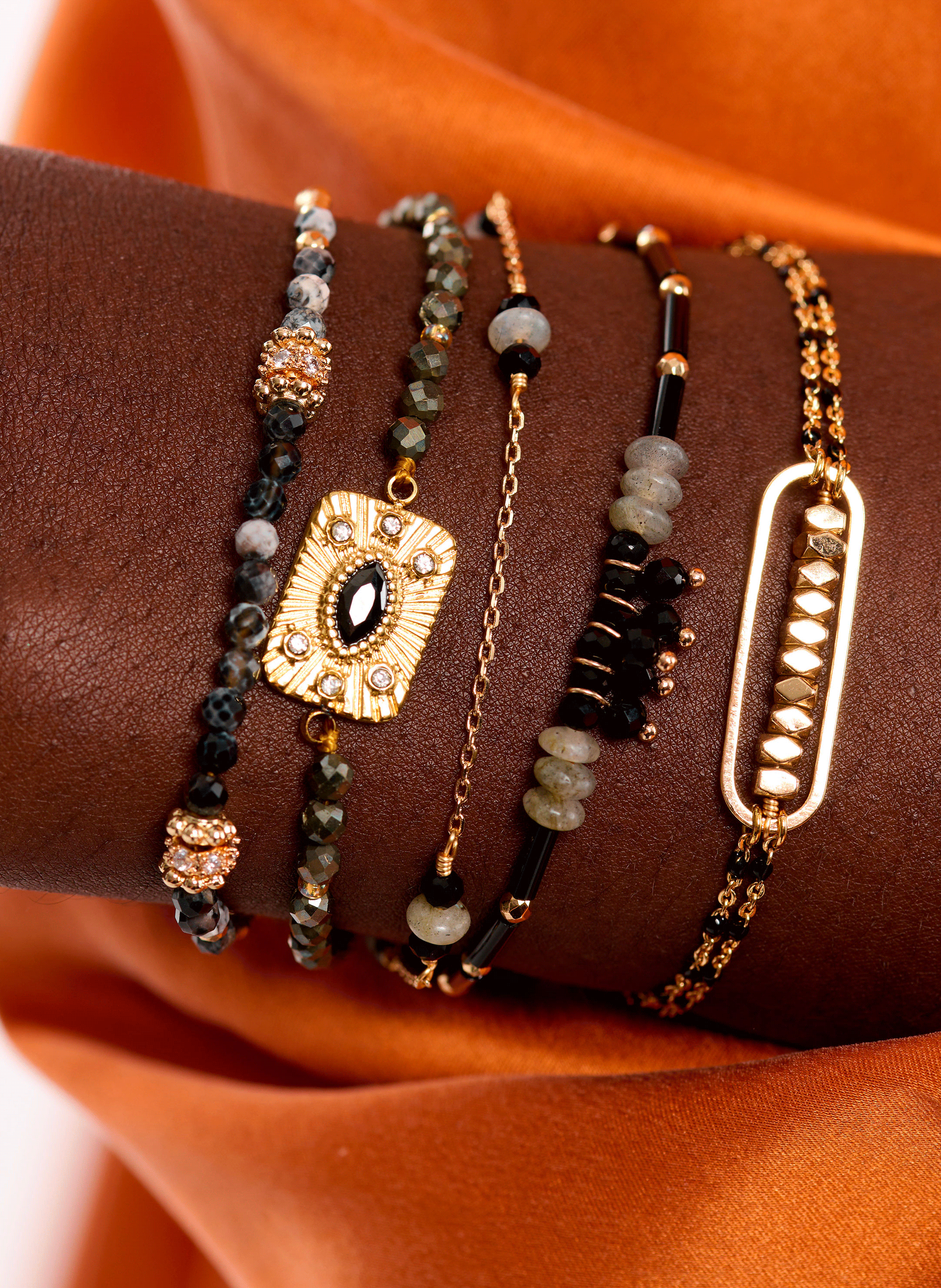 Multistrand bracelet with magnetic clasp and beads HIPANEMA Black