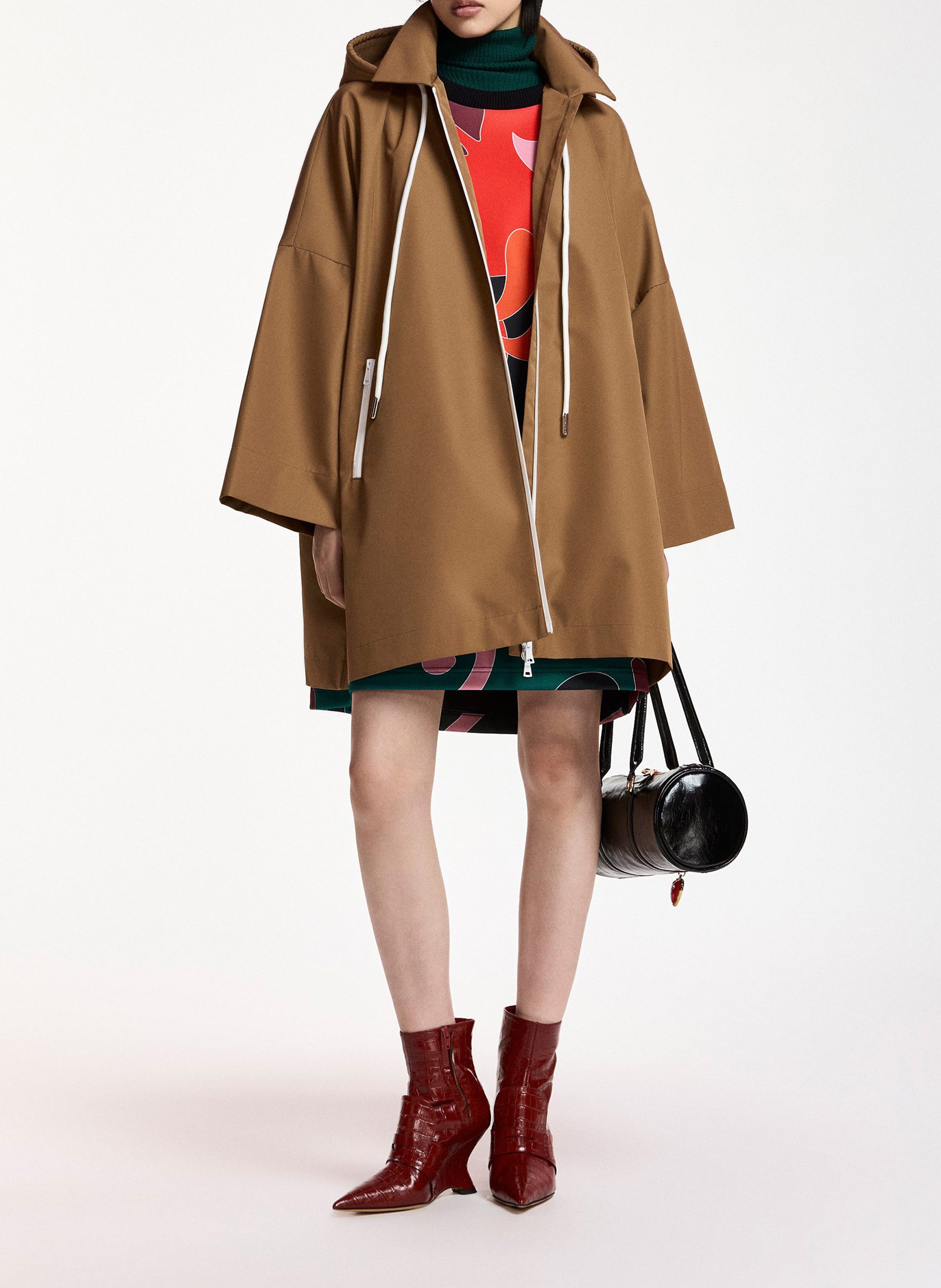 Oversized waterdichte poncho met capuchon ESSENTIEL ANTWERP Bruin