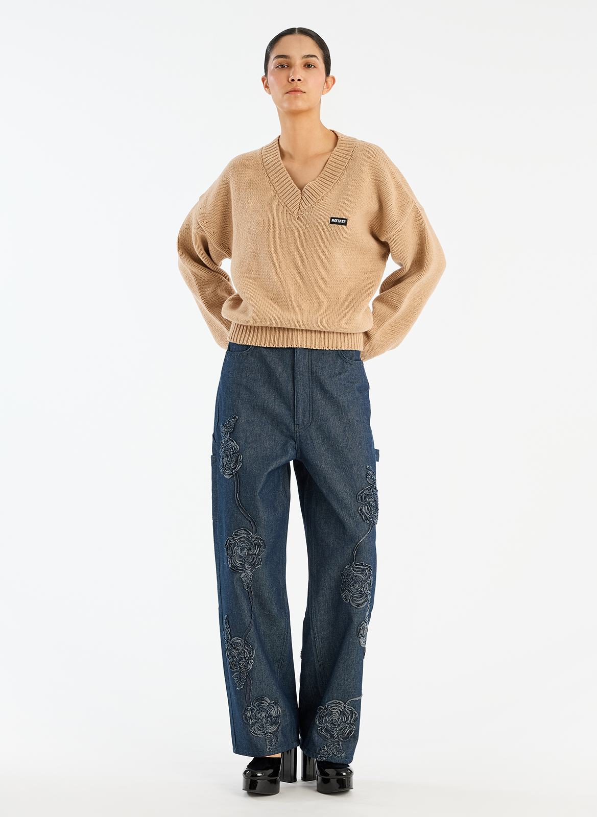 Pull col V uni en laine et cachemire ROTATE Beige