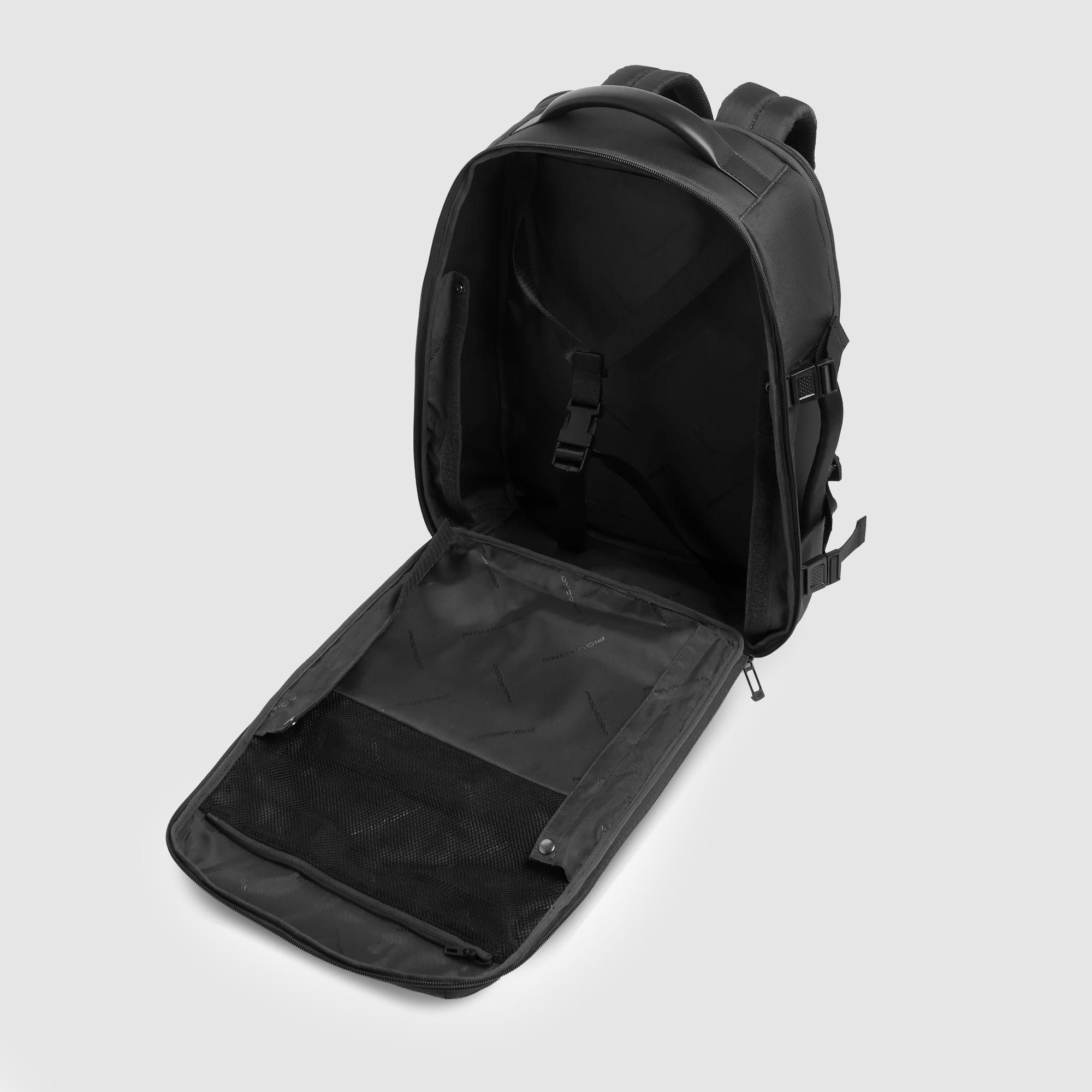 Travel laptop backpack for 15.6" computer PIQUADRO Black