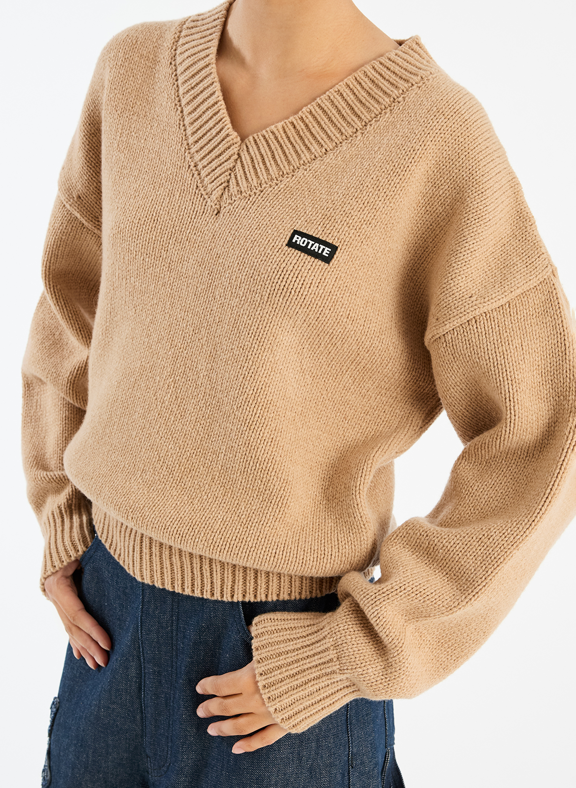 Pull col V uni en laine et cachemire ROTATE Beige