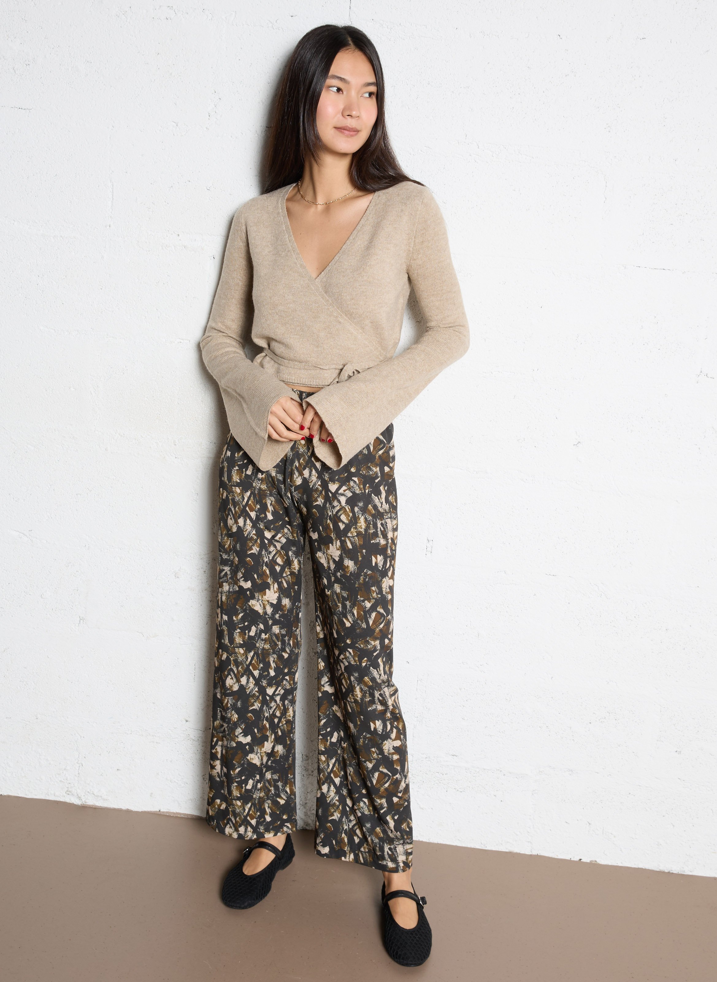 Strickjacke in Wickeloptik THE KORNER Beige