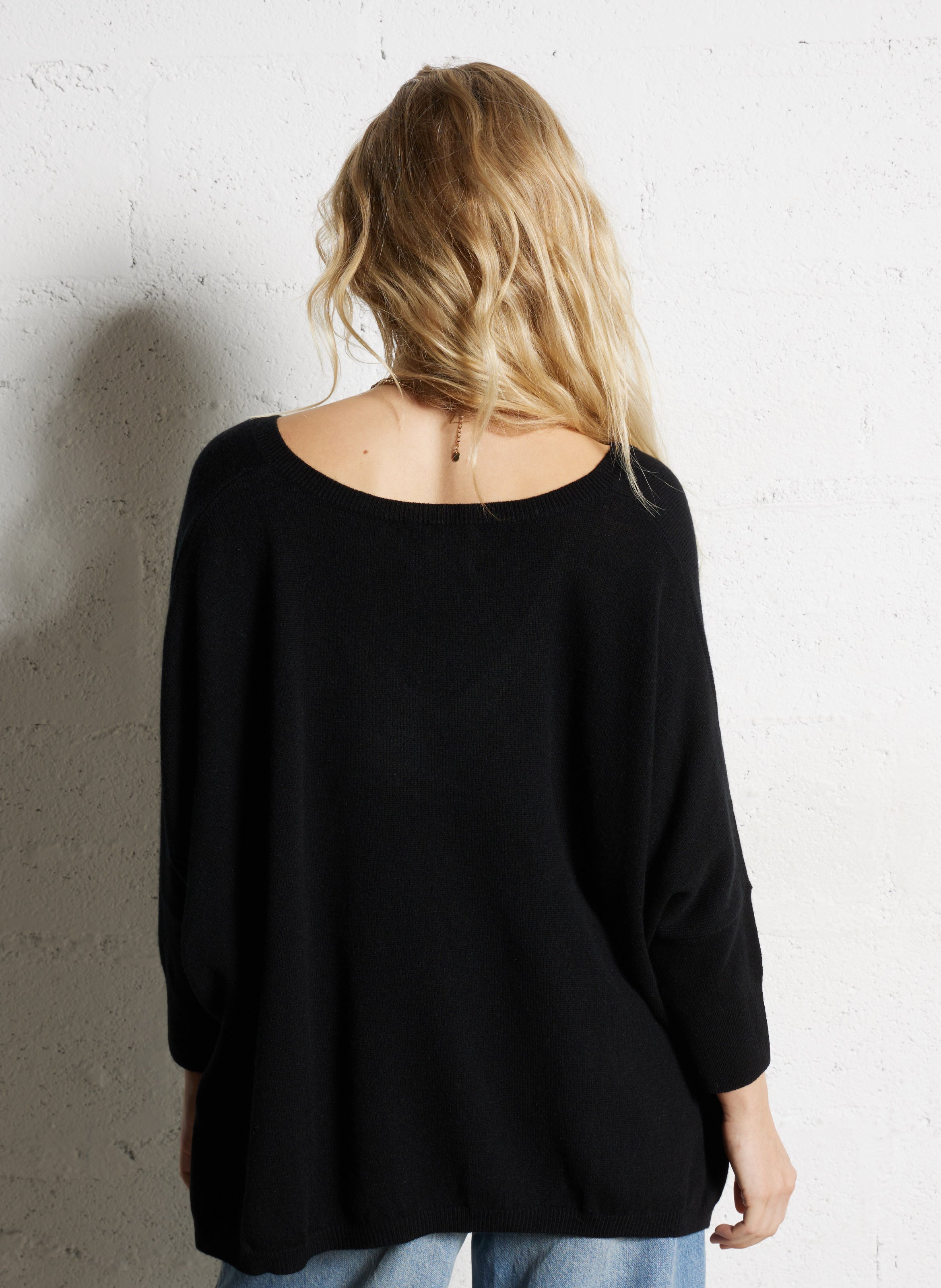 Pull col V oversize en cachemire KUJTEN Noir