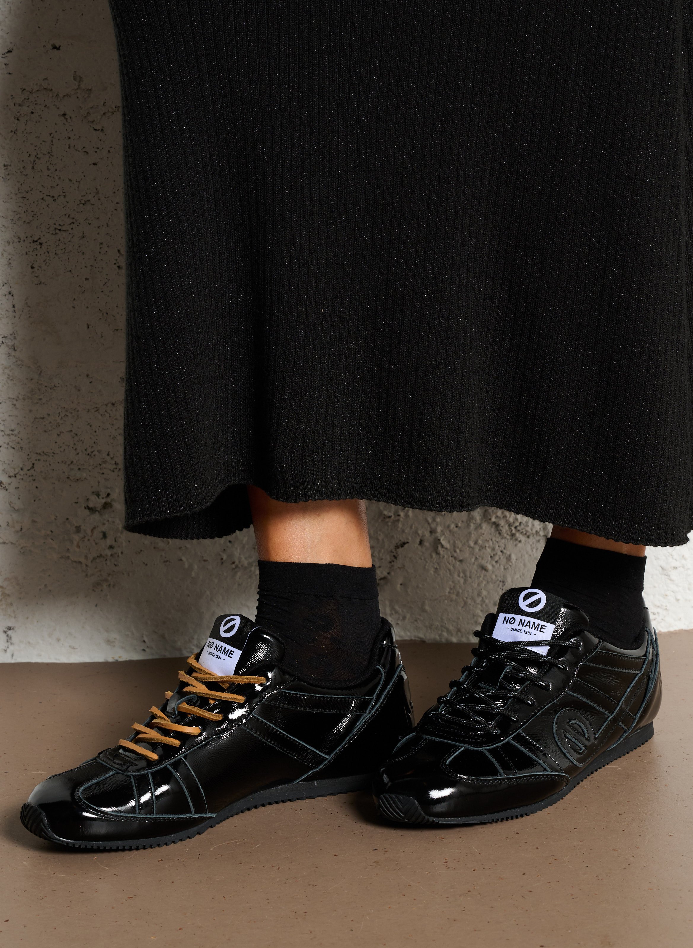 Zapatillas bajas de charol de cuero mixto NO NAME Negro