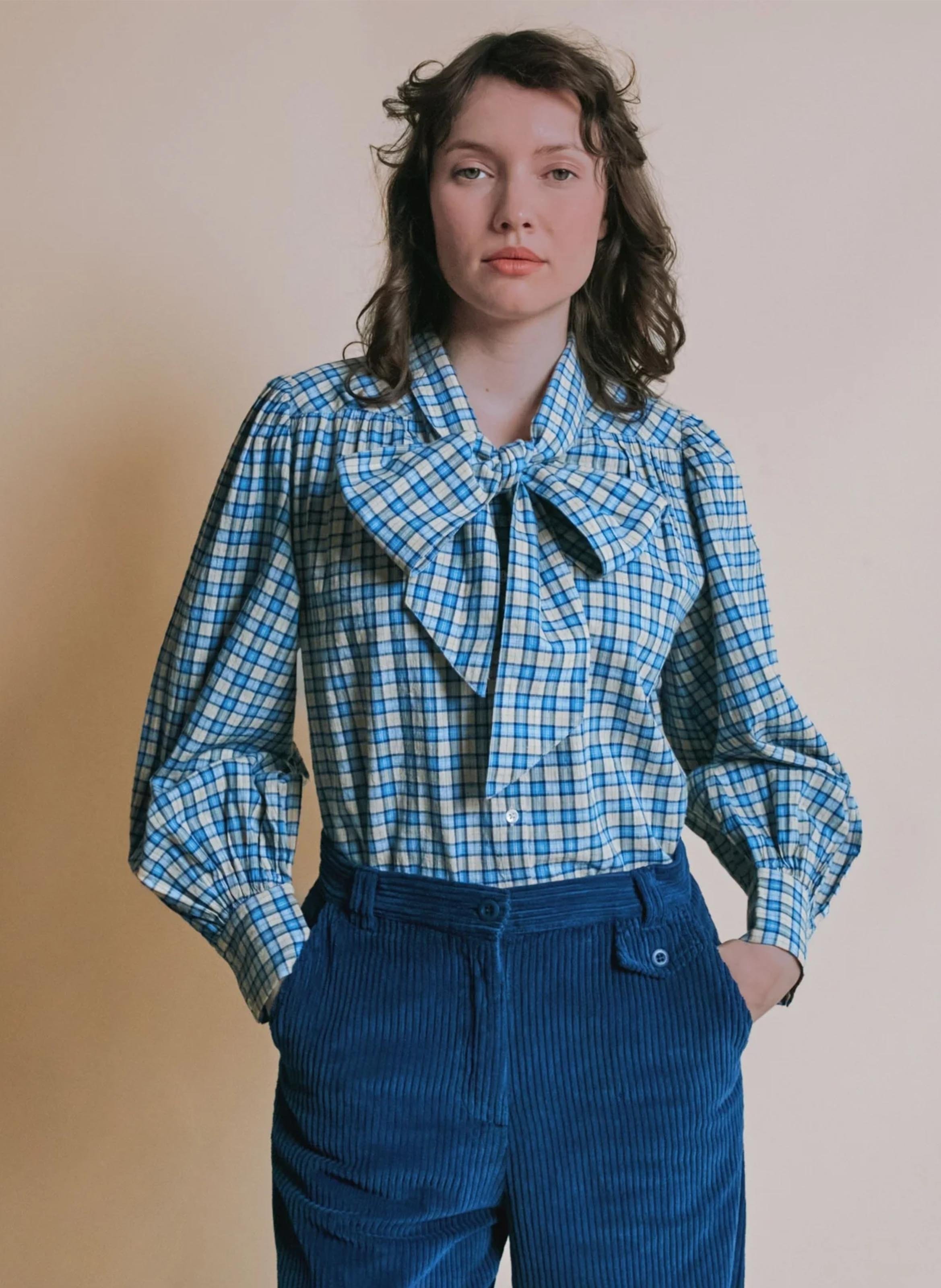 Bluse mit Lavallière-Kragen aus Baumwolle EMILE ET IDA Blau