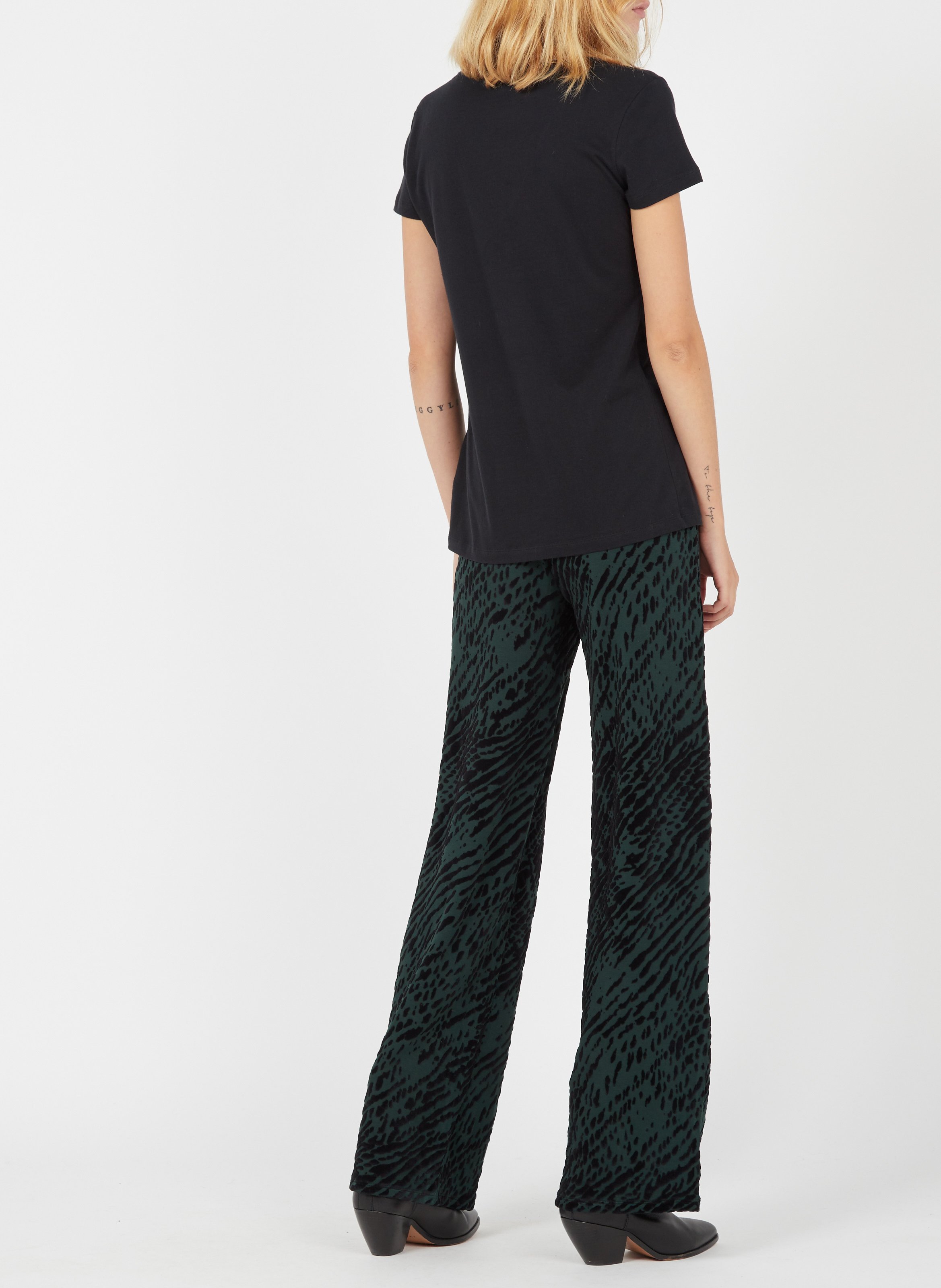 Tee-shirt col V en coton MAJESTIC FILATURES Noir