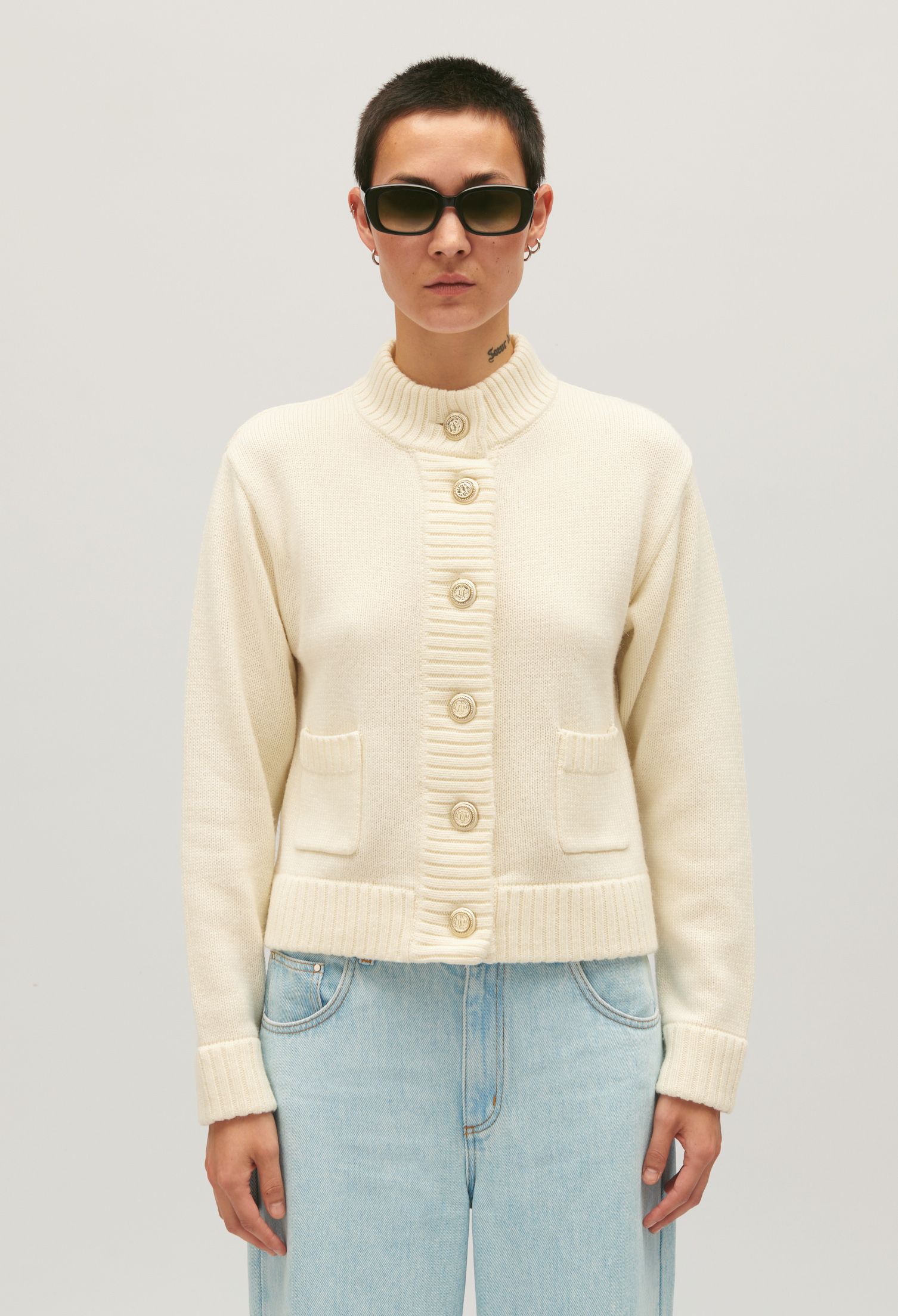 White Round neck ribbed cardigan