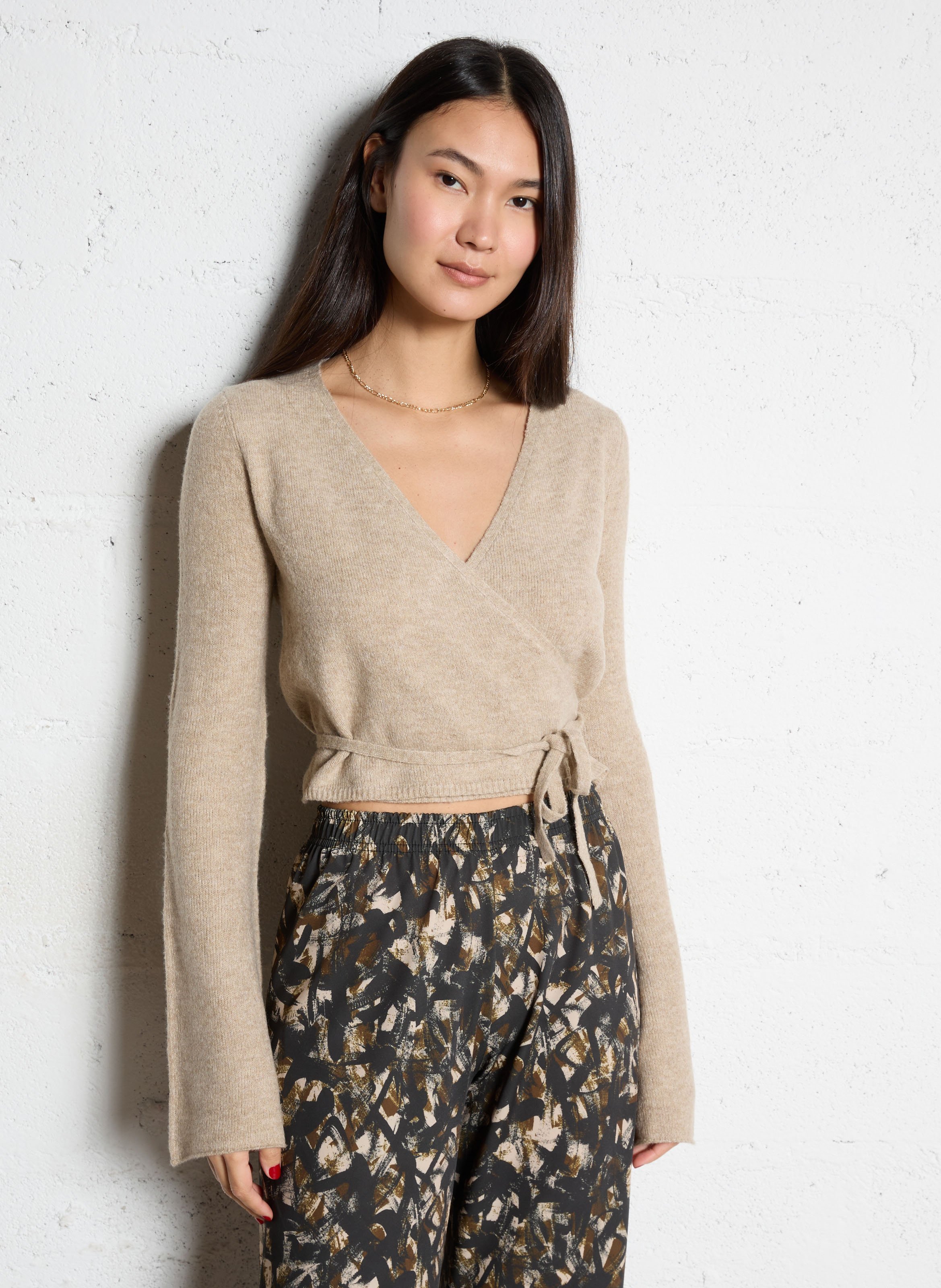 Strickjacke in Wickeloptik THE KORNER