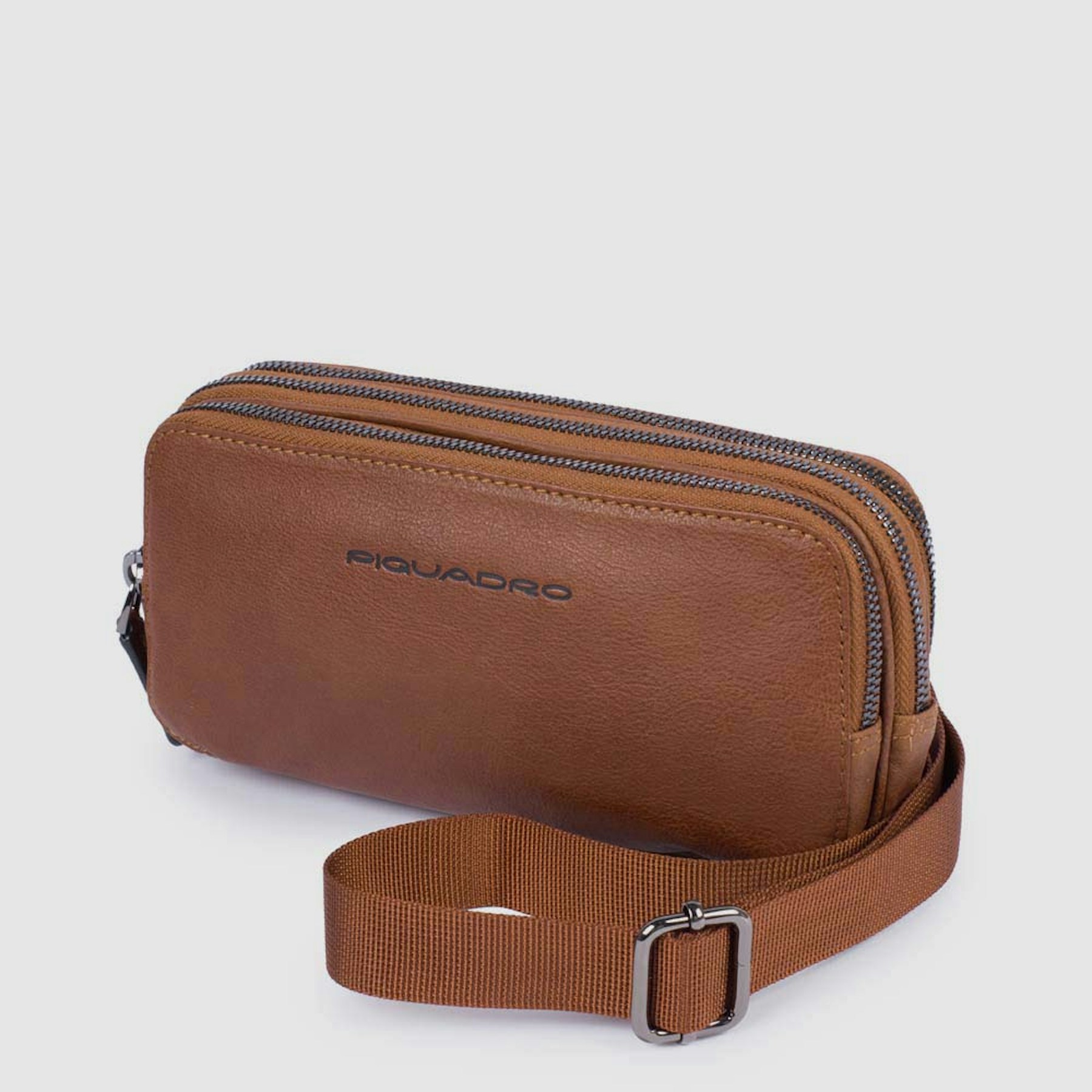 Leather case PIQUADRO Brown