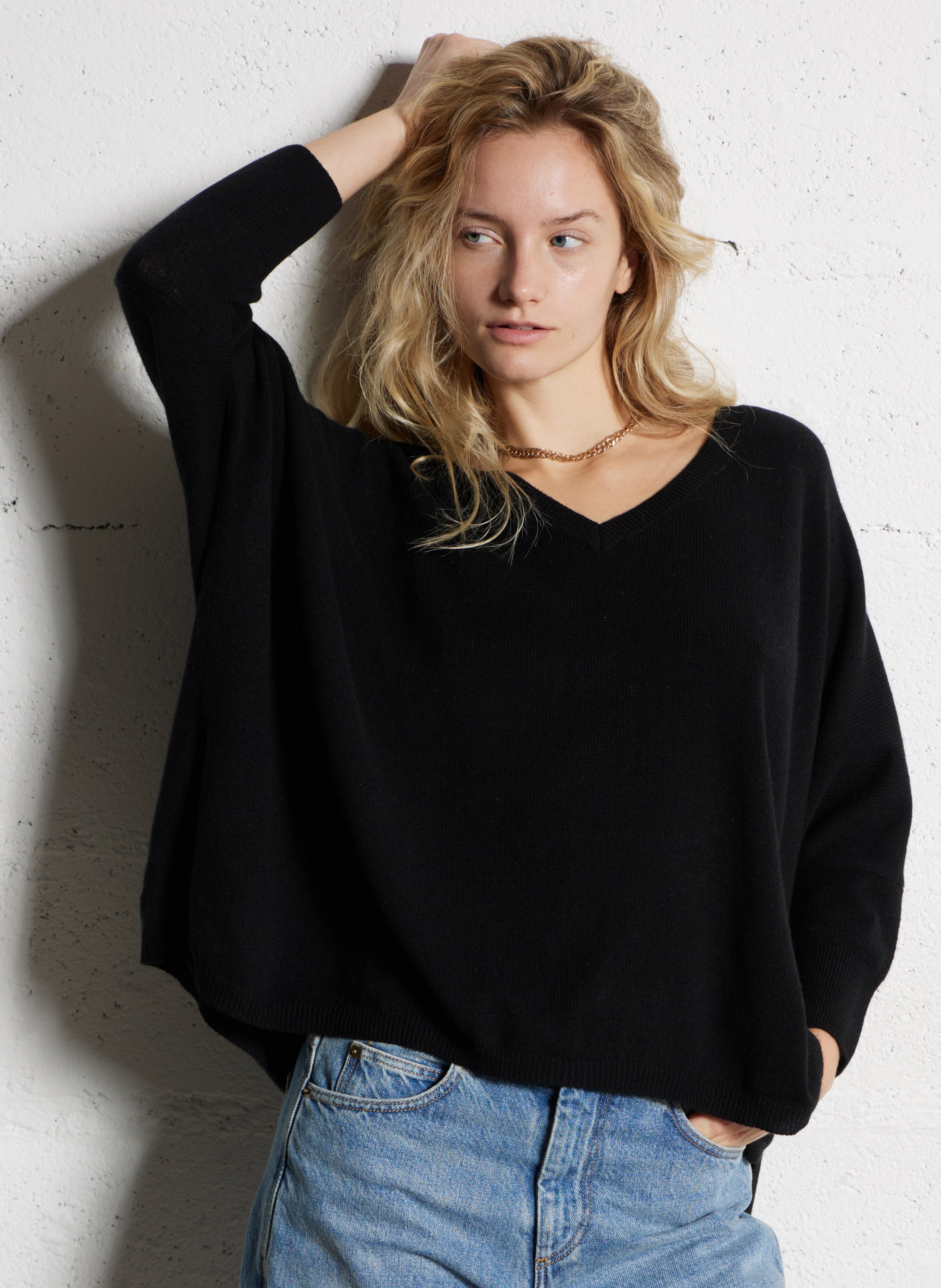 Pull col V oversize en cachemire KUJTEN