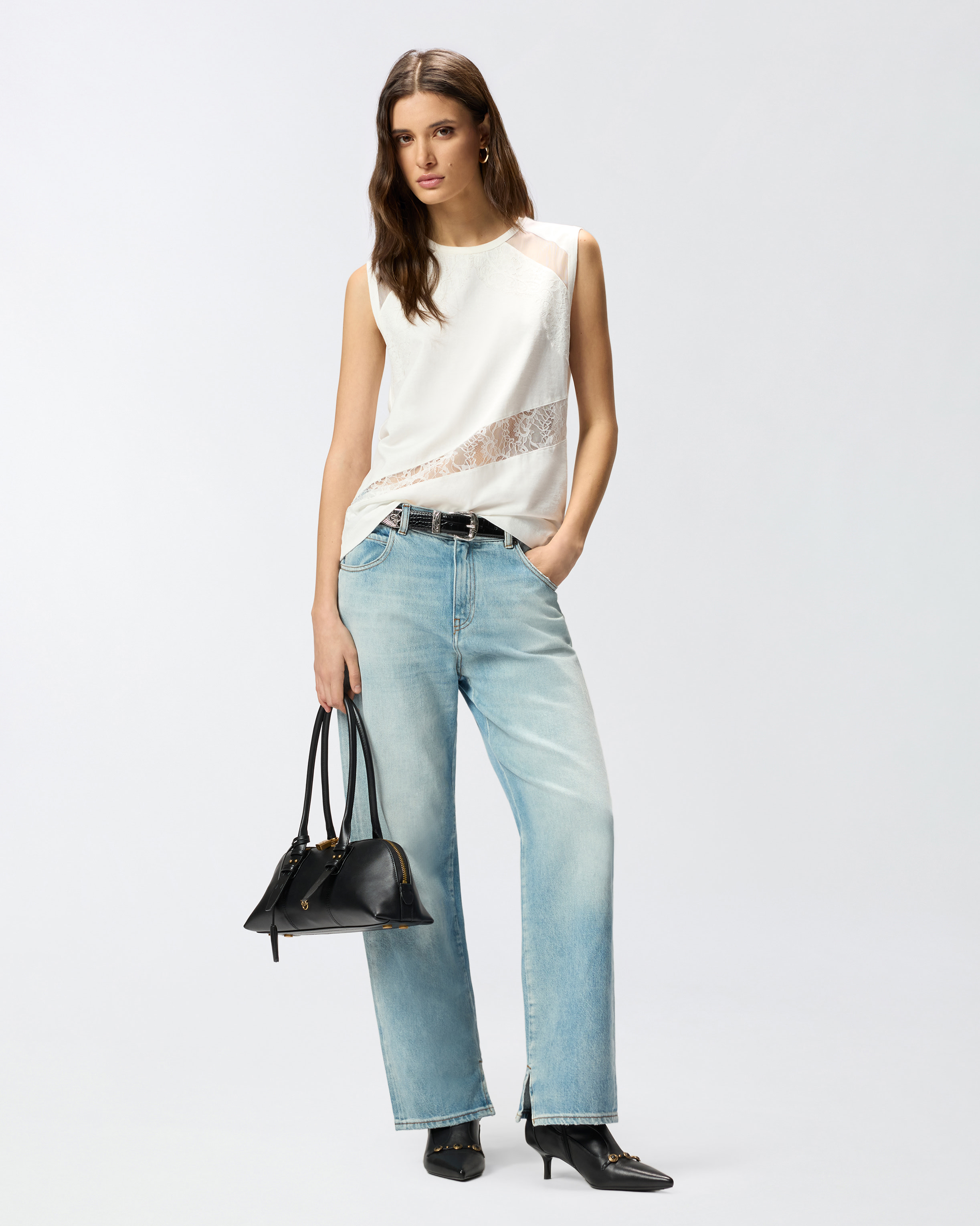 Sleeveless top with lace details White