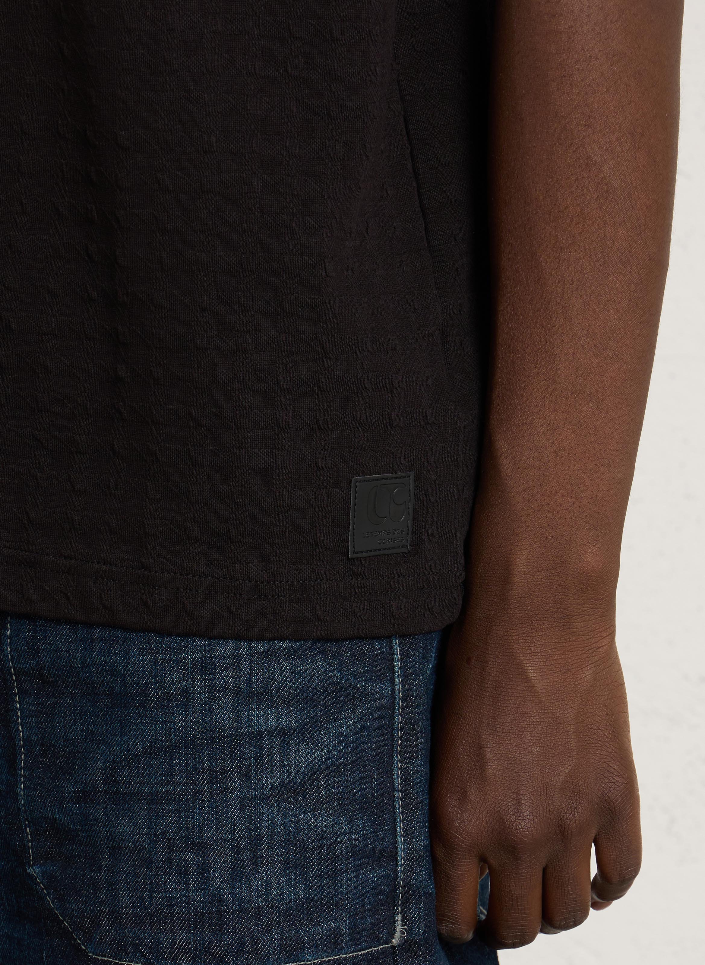 Gerader Rundhalsausschnitt T-Shirt aus Stretch-Baumwolle LE TEMPS DES CERISES Schwarz